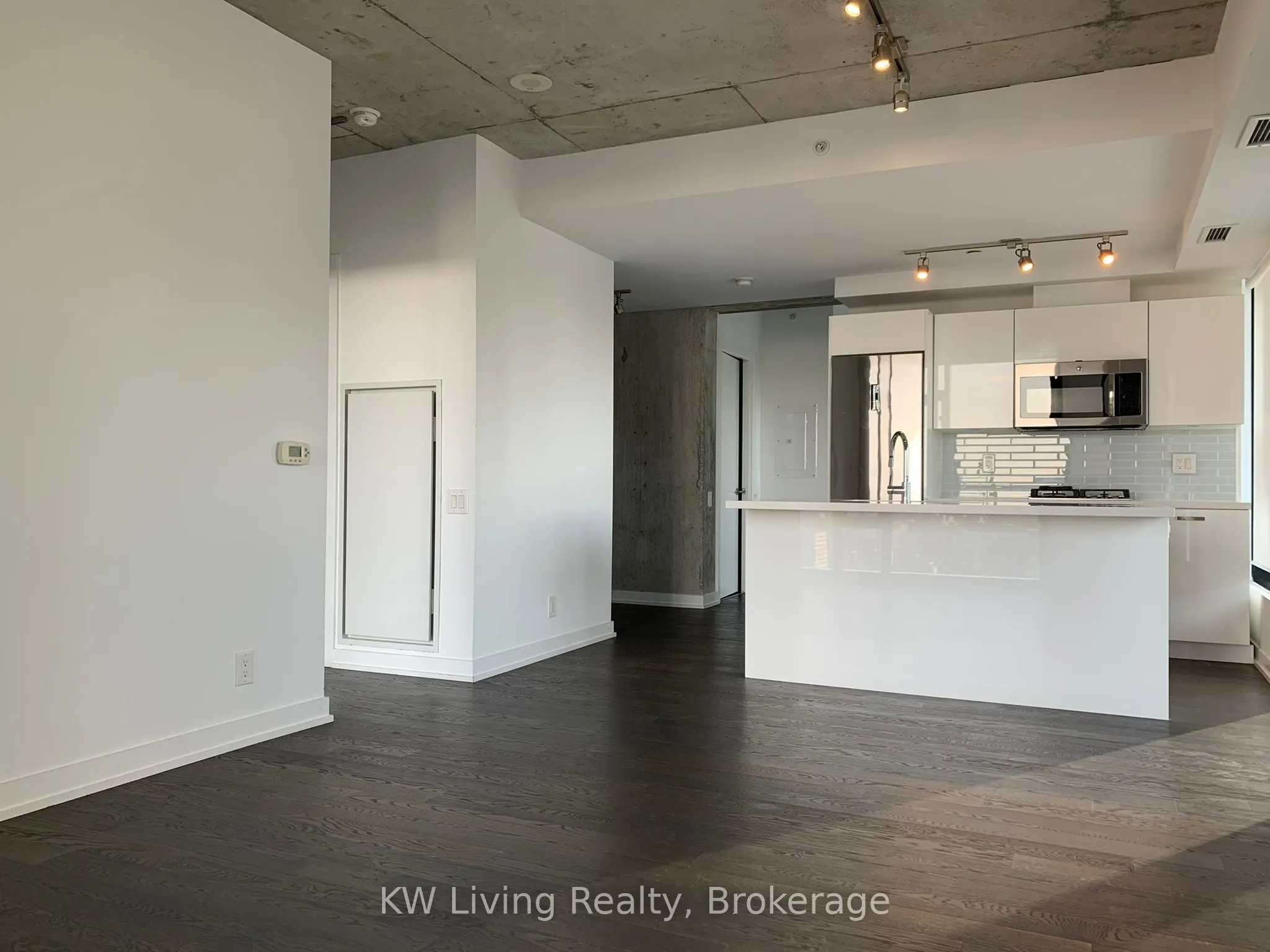 11 Charlotte Street, #2502