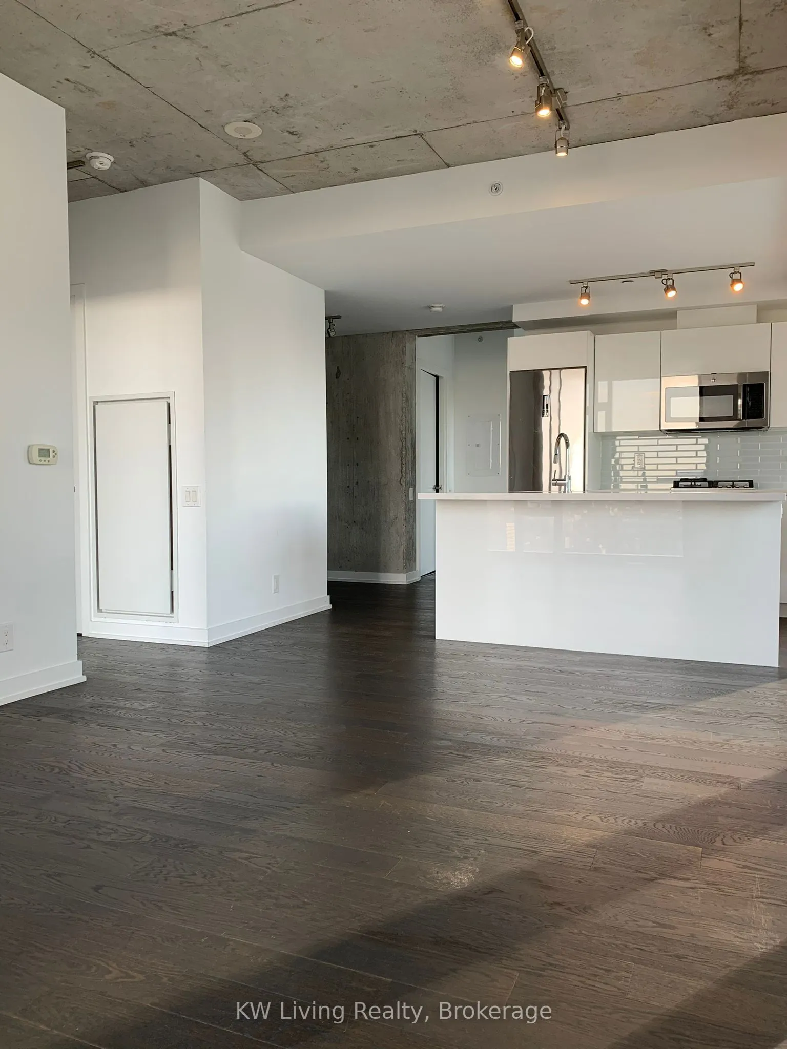 11 Charlotte Street, #2502
