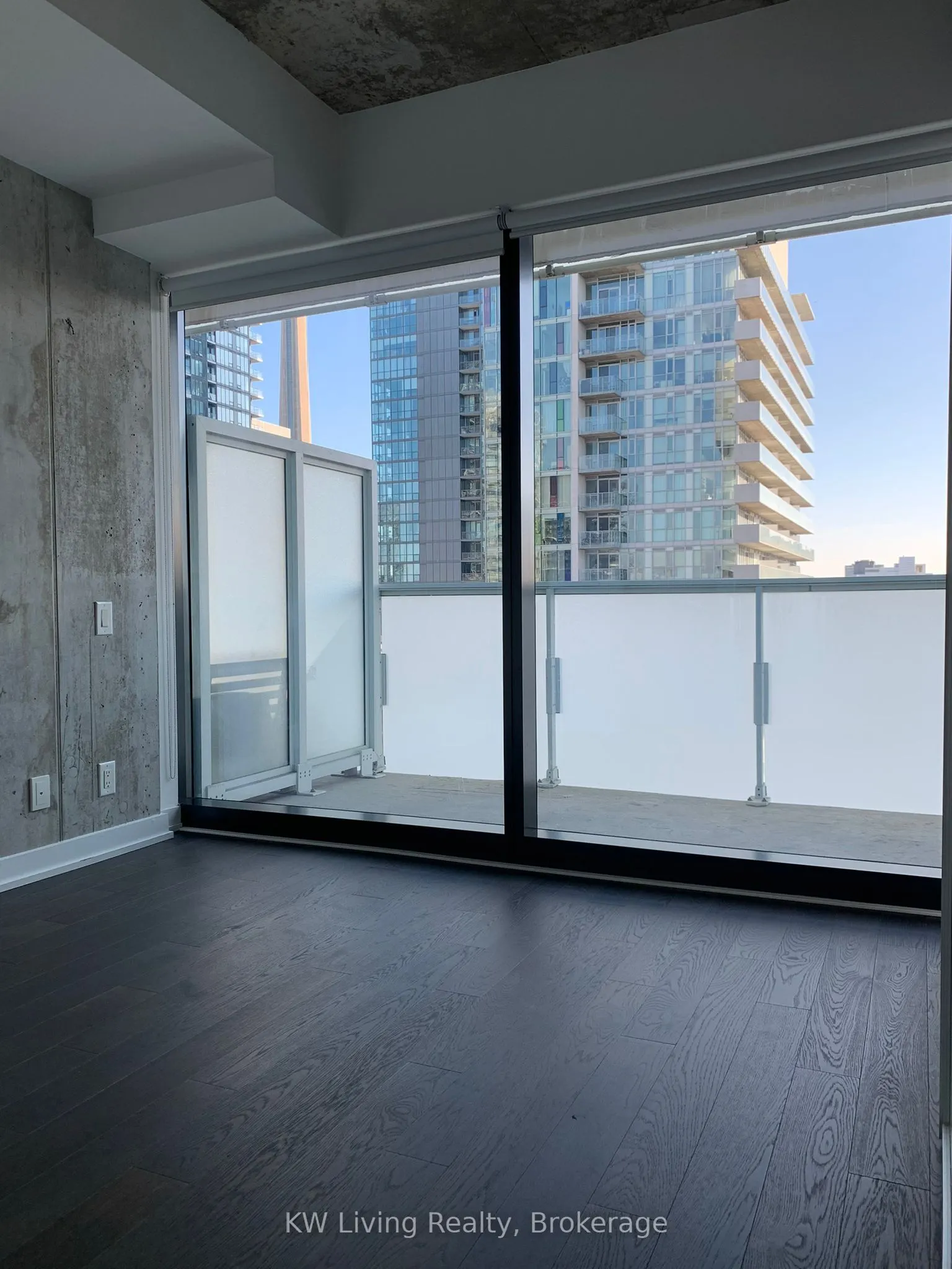 11 Charlotte Street, #2502