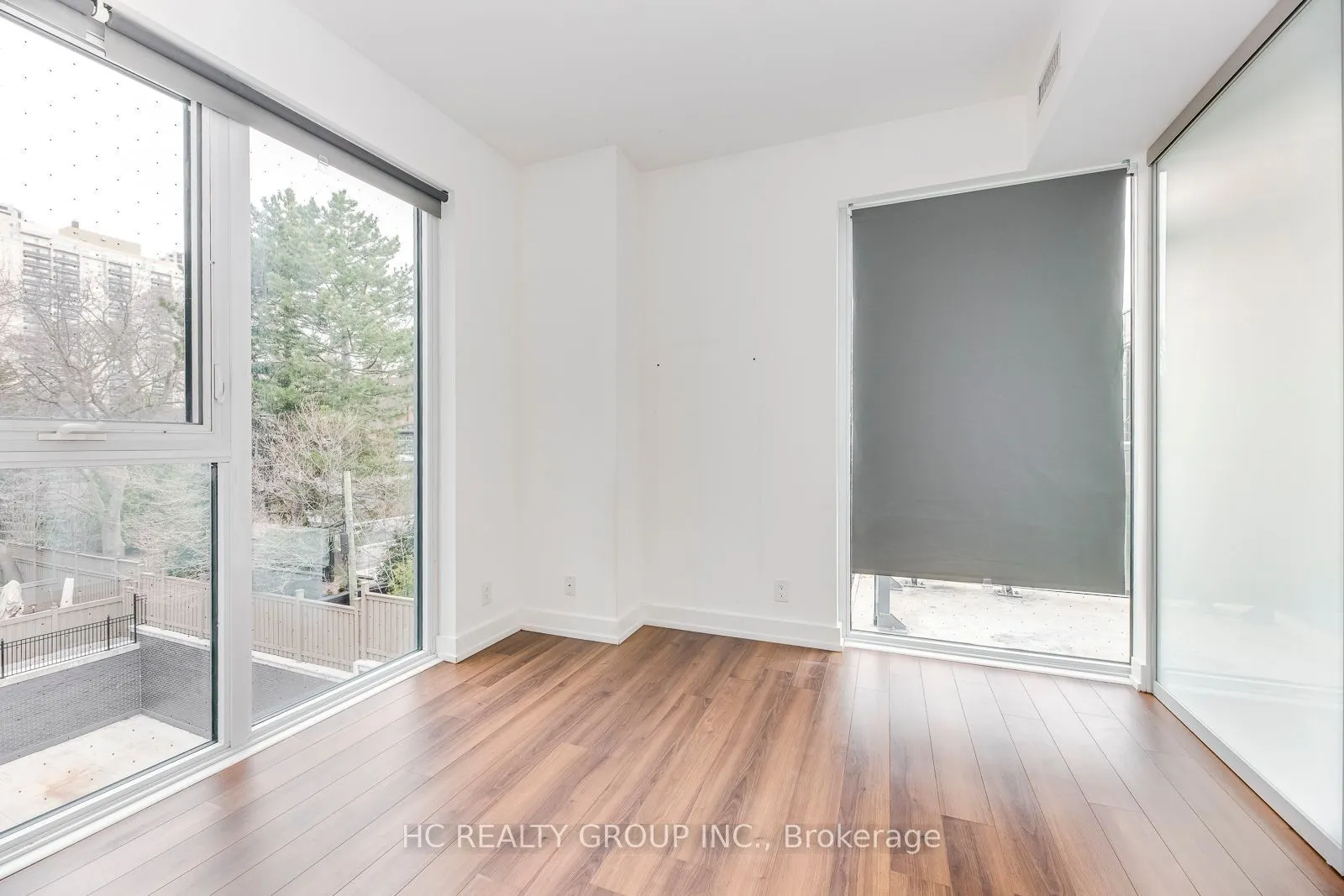 6 Parkwood Avenue, #302