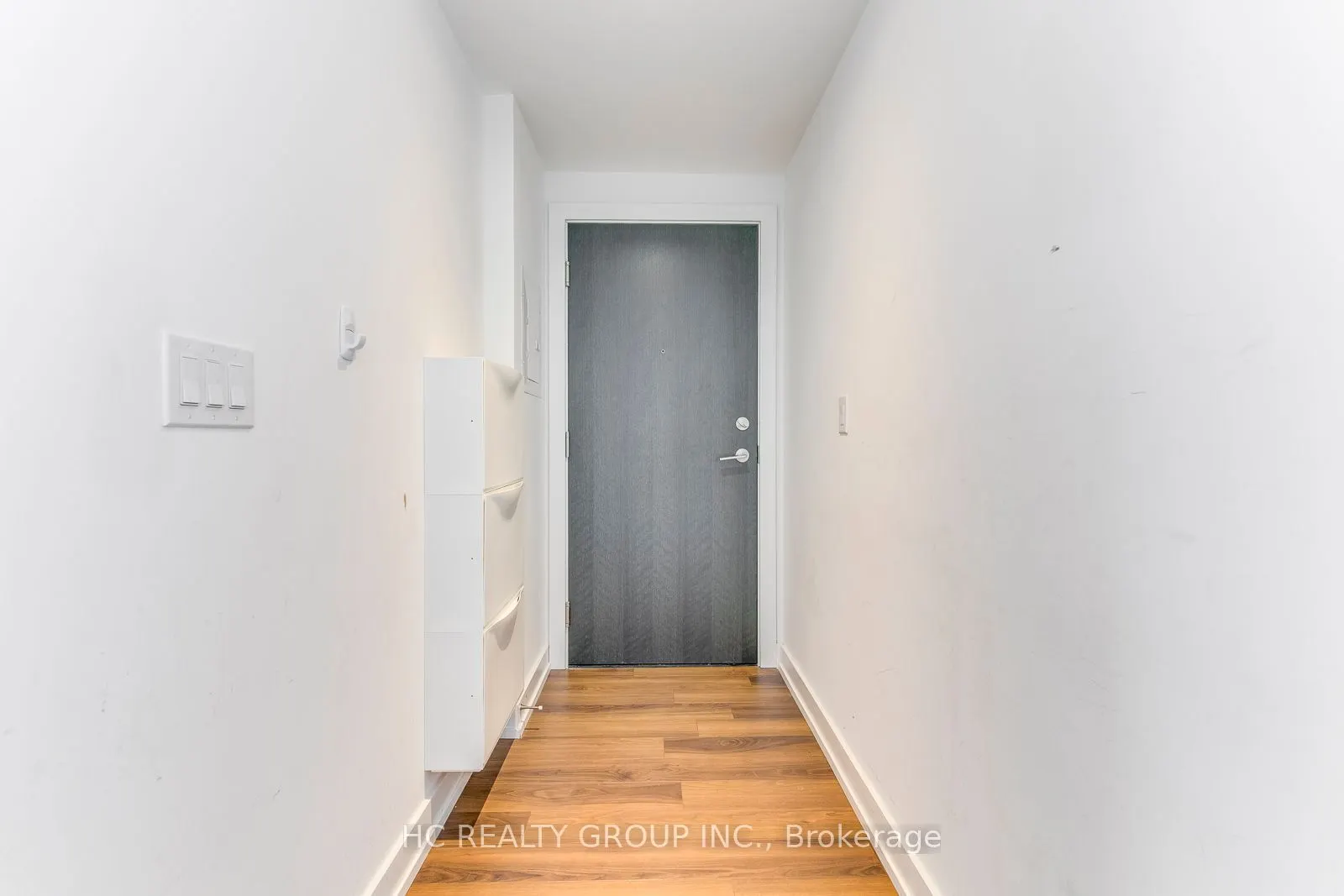 6 Parkwood Avenue, #302