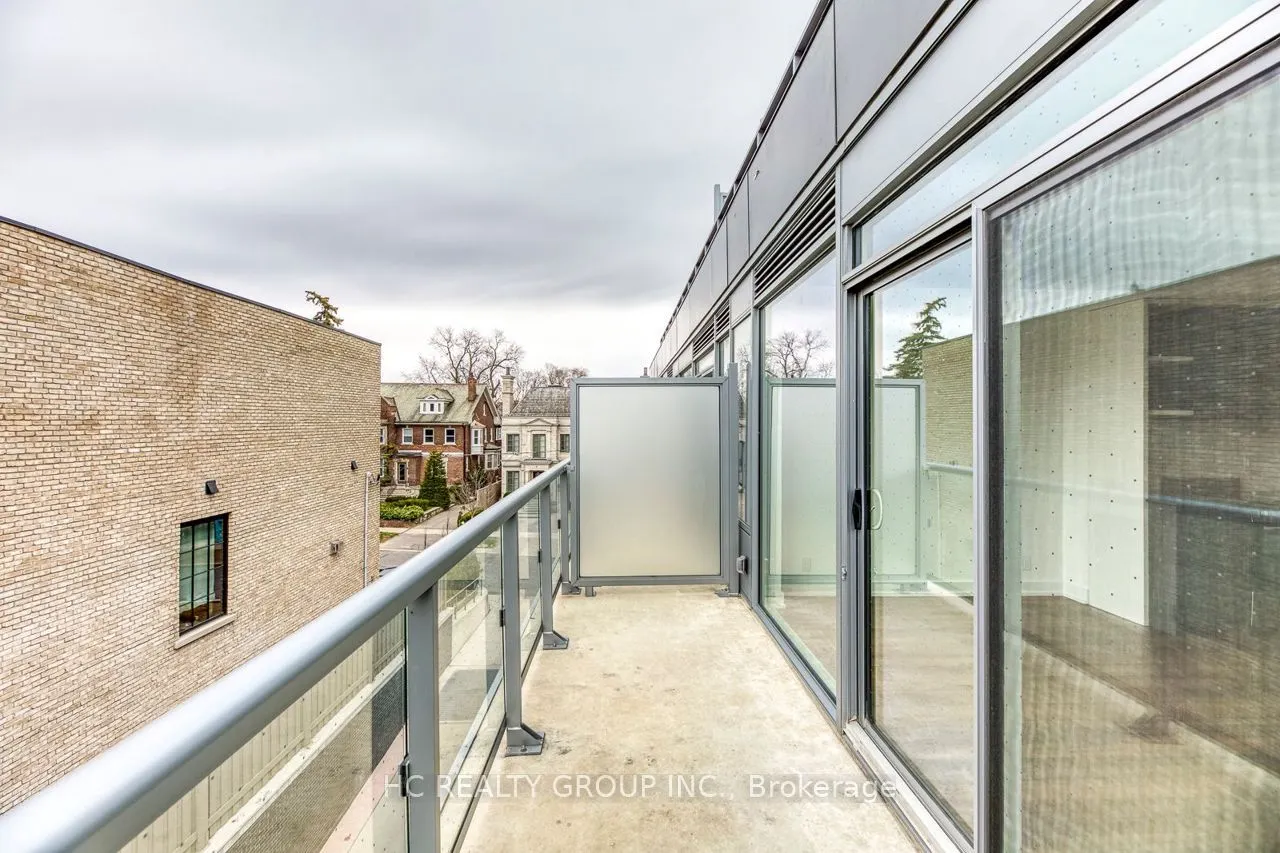 6 Parkwood Avenue, #302
