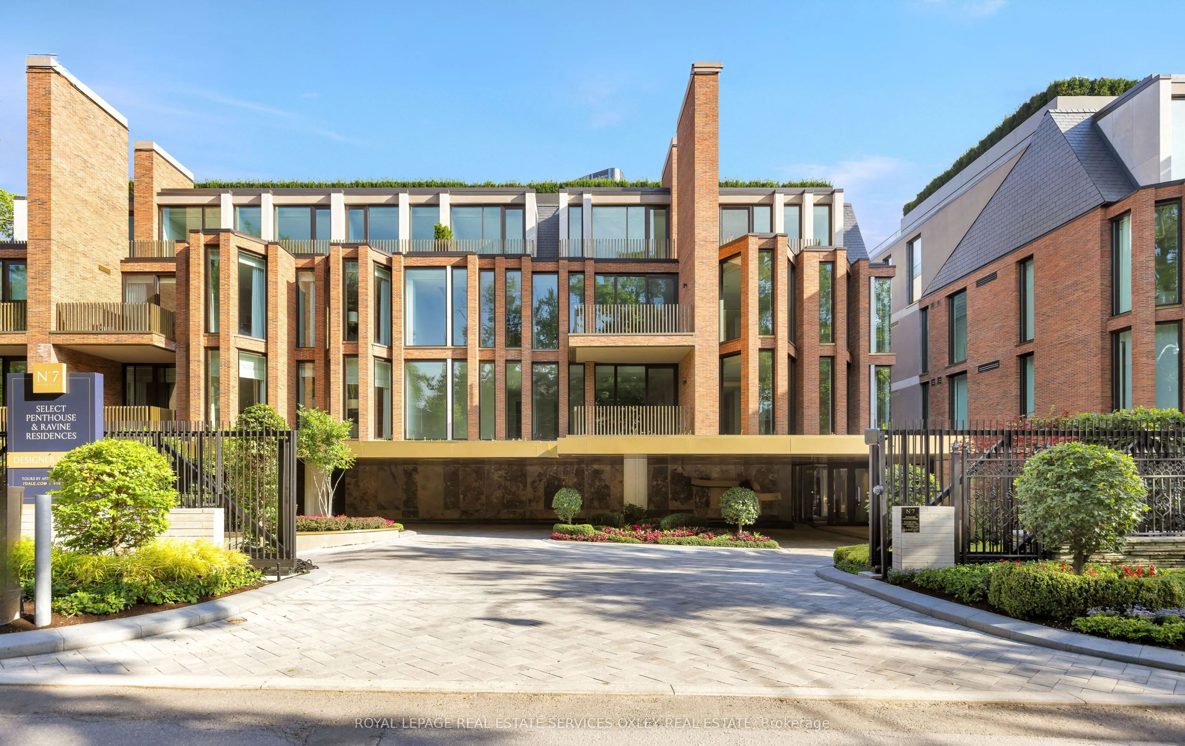 7 Dale Avenue, #207