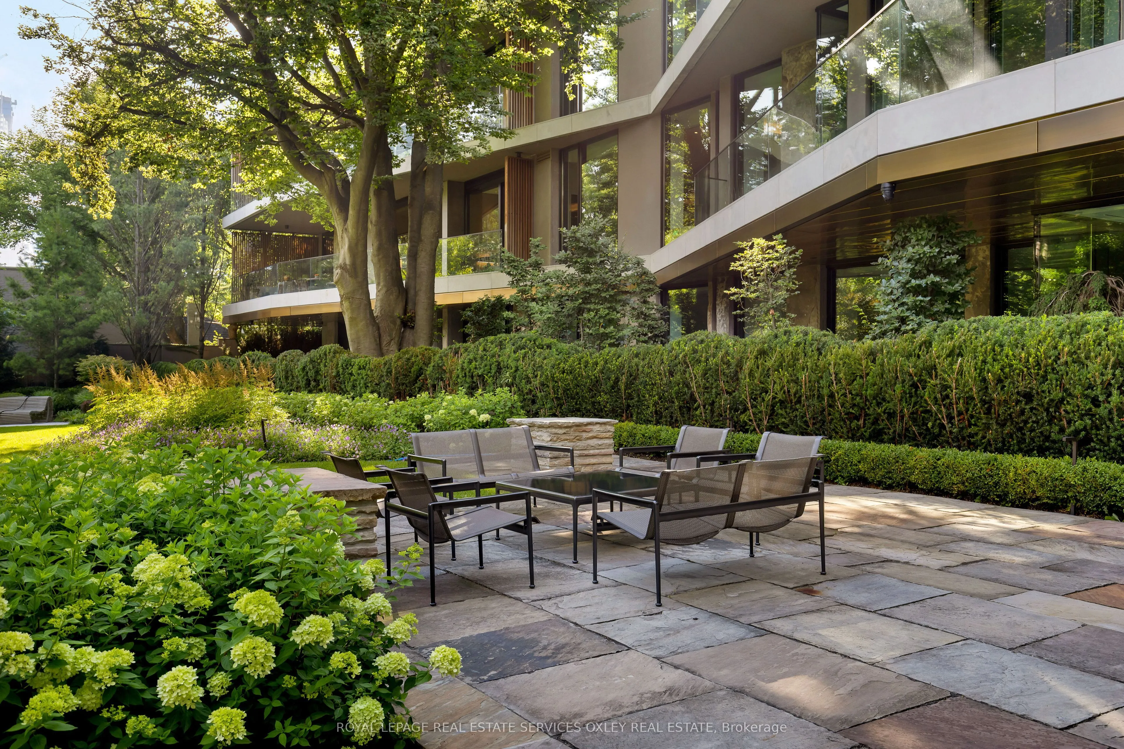 7 Dale Avenue, #207