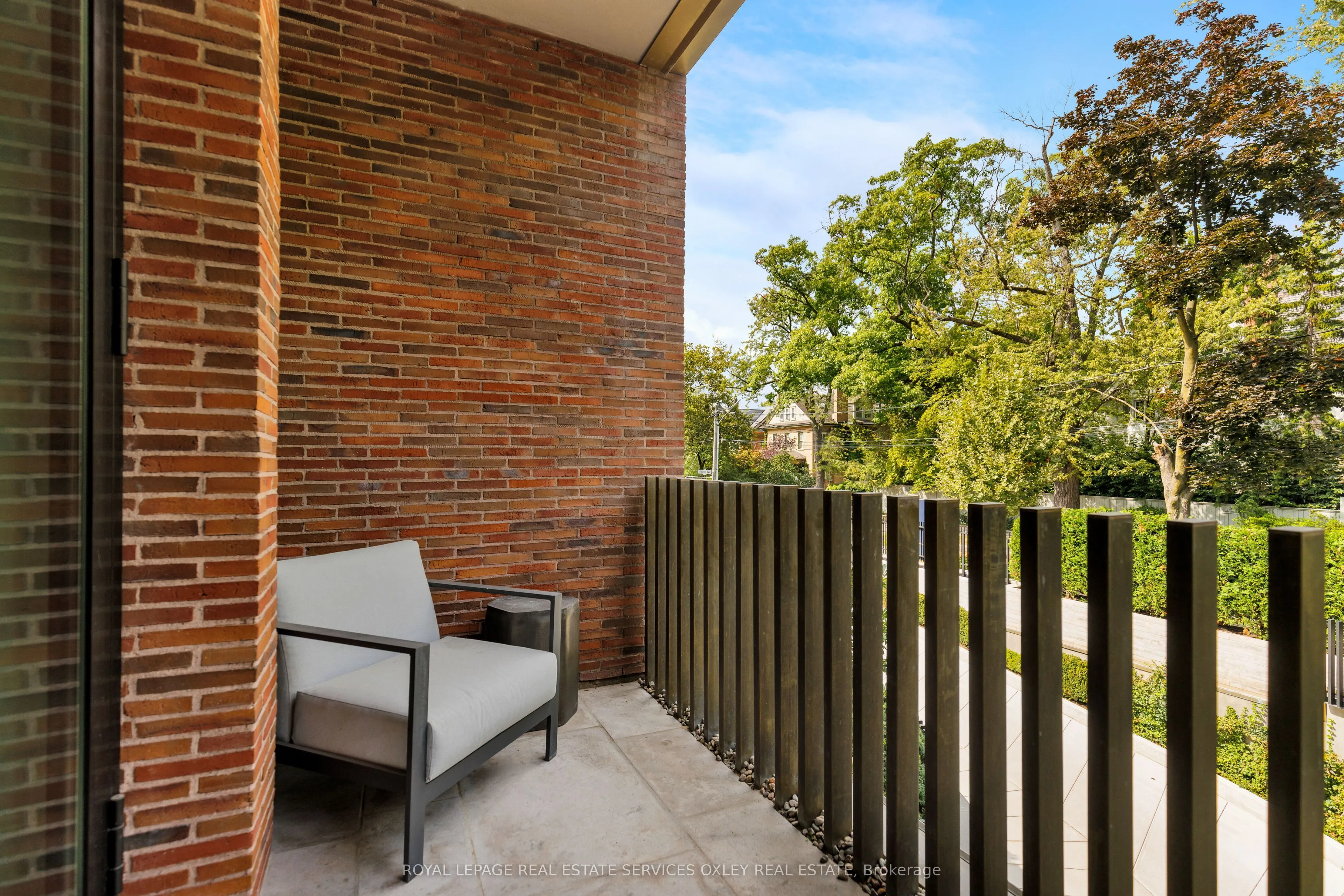 7 Dale Avenue, #207