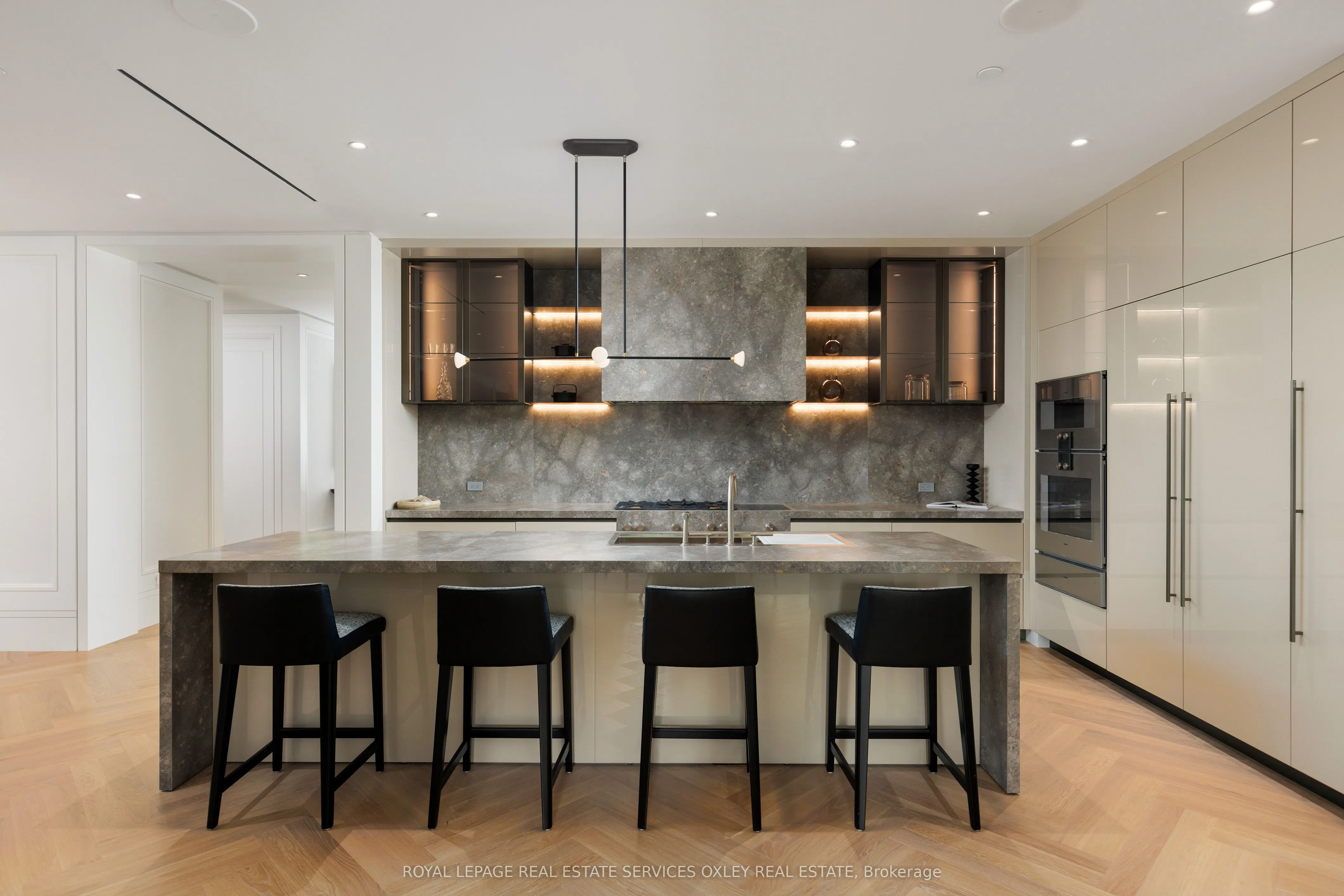 7 Dale Avenue, #207
