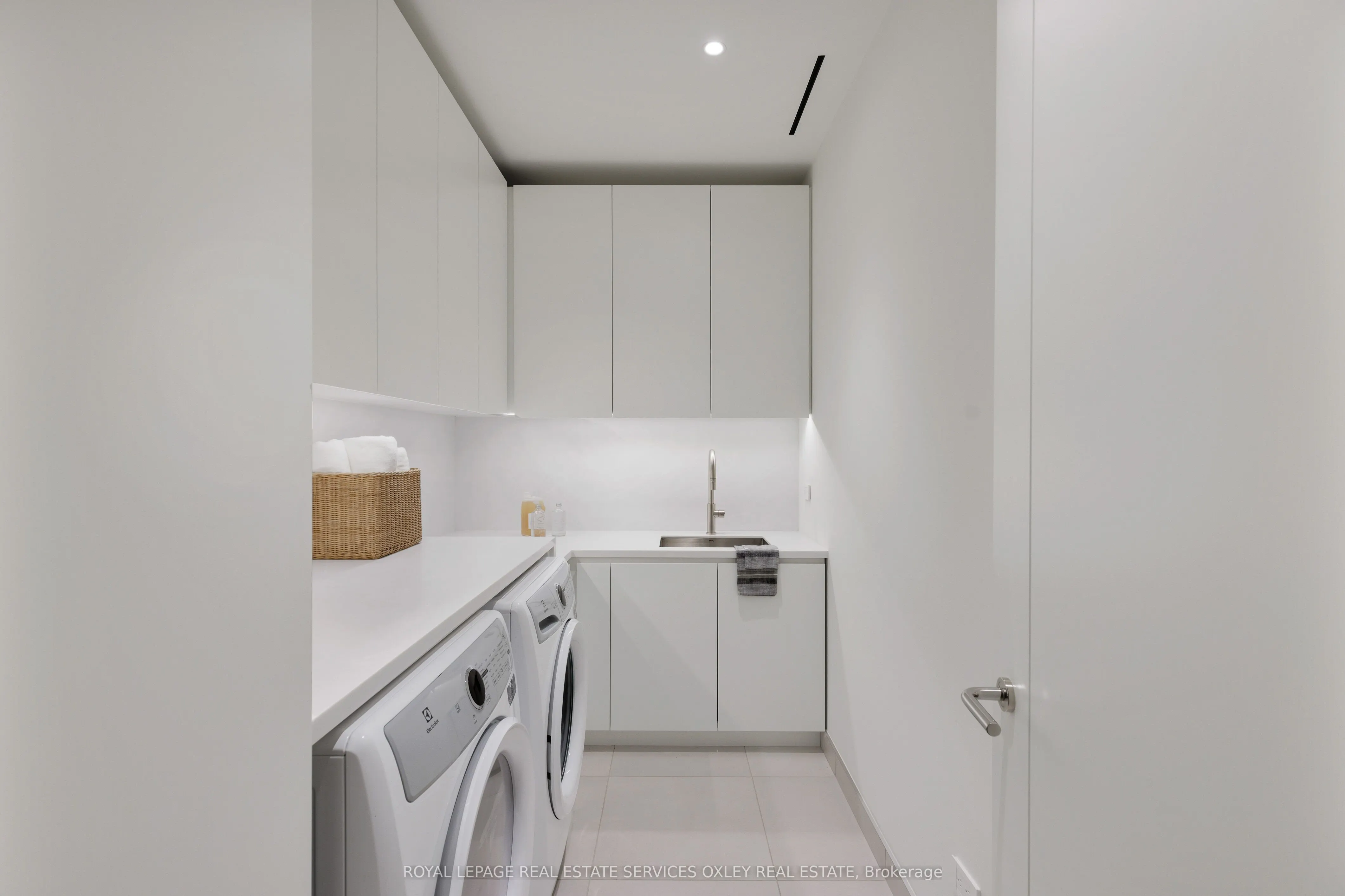 7 Dale Avenue, #207