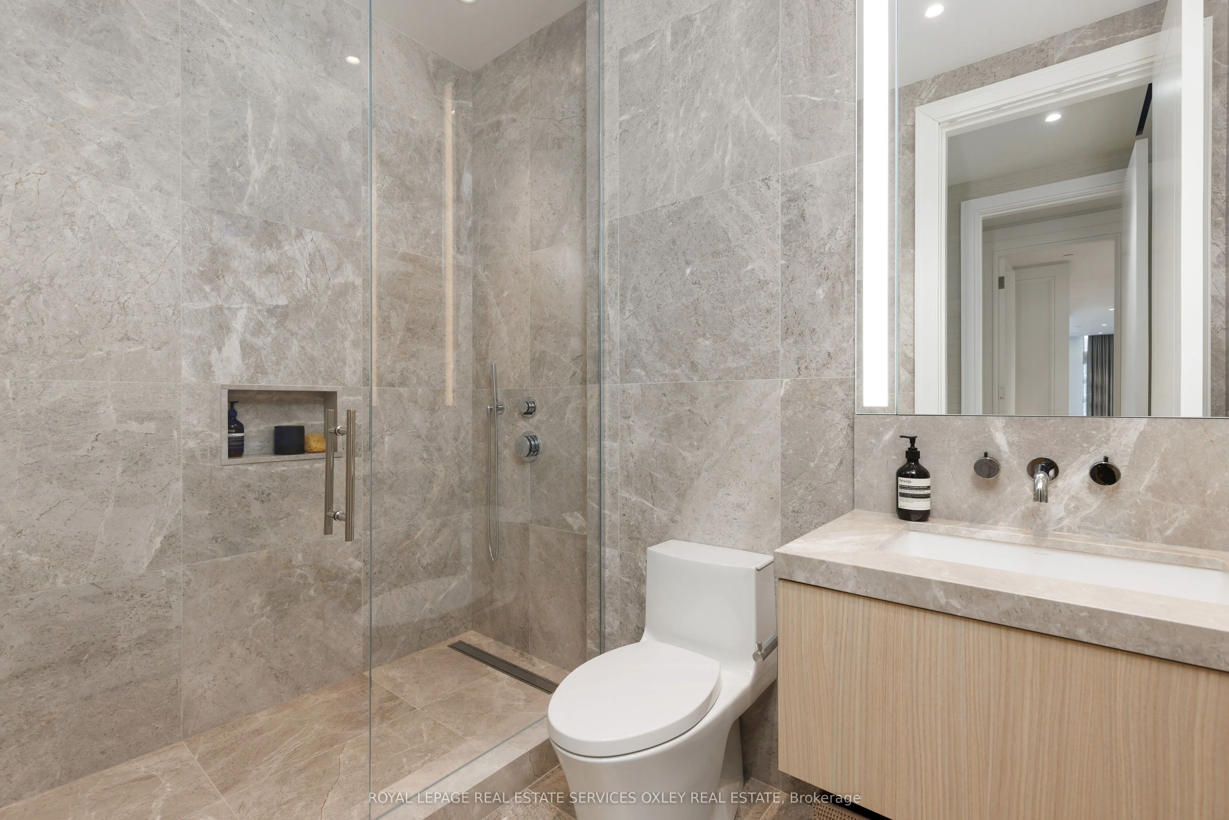 7 Dale Avenue, #207