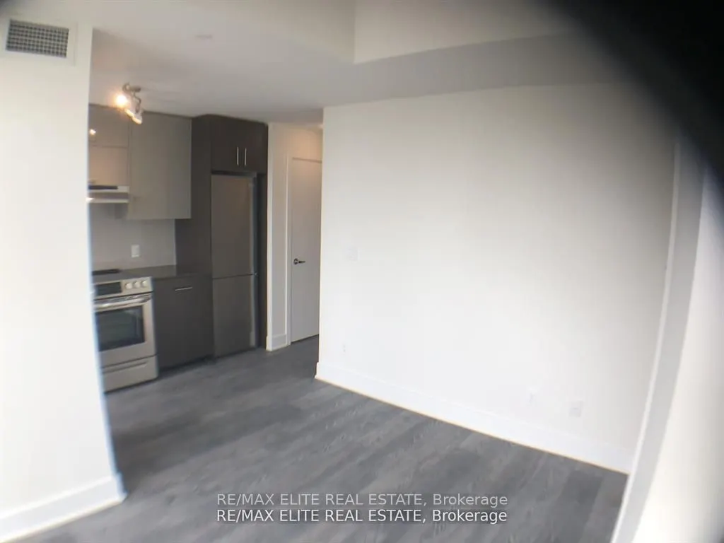 188 Fairview Mall Drive, #827