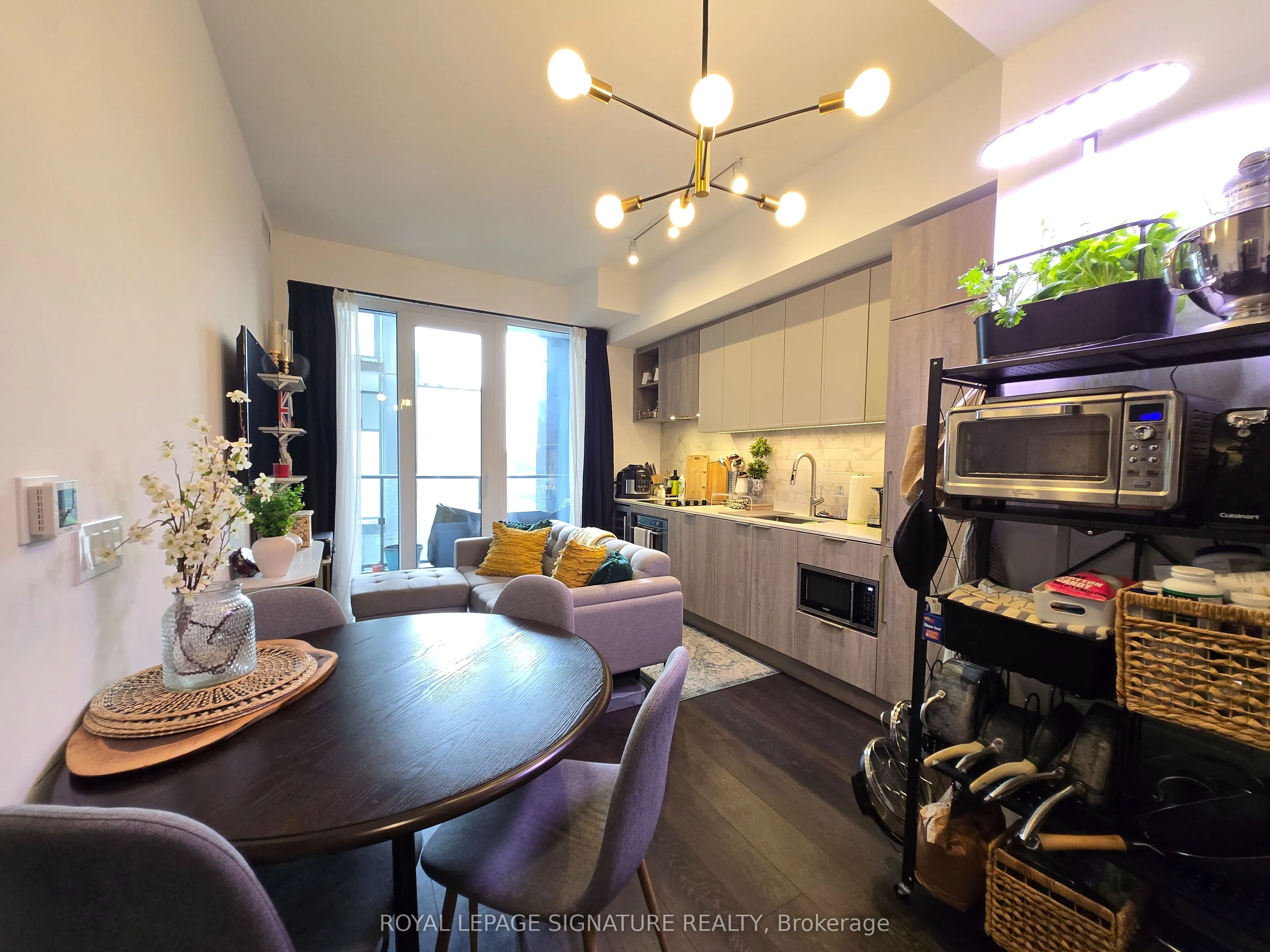 2020 Bathurst Street, #801