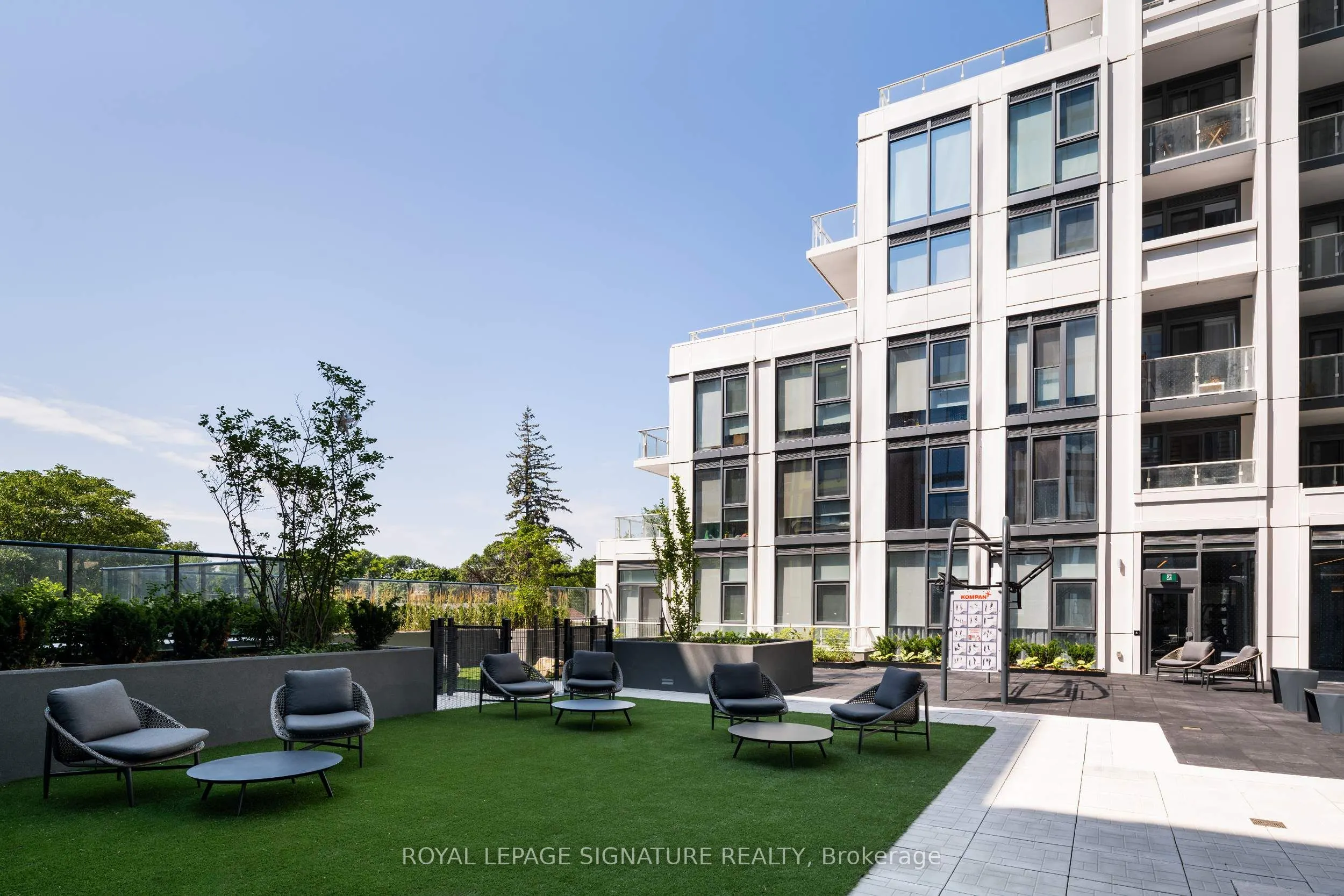 2020 Bathurst Street, #801