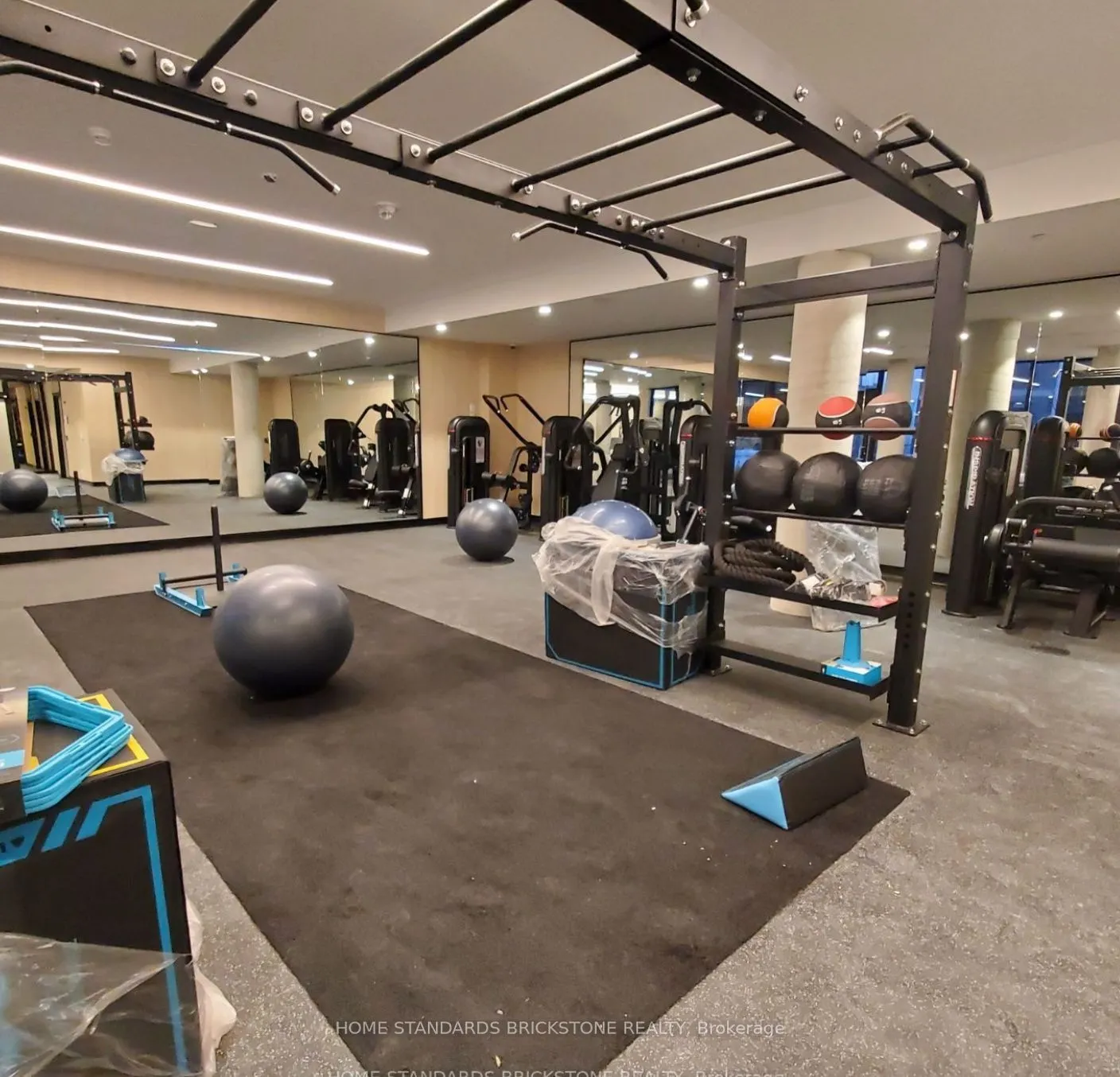 2020 Bathurst Street W, #325