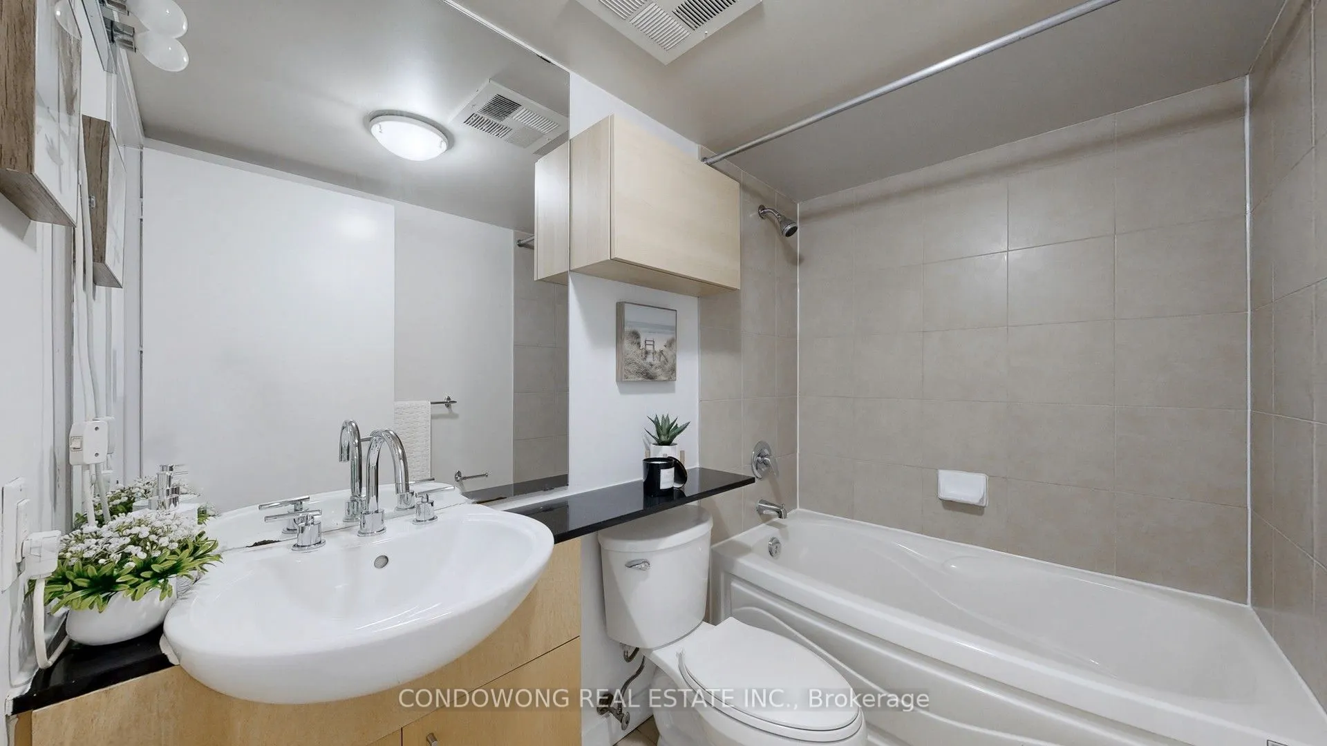 373 Front Street W, #512