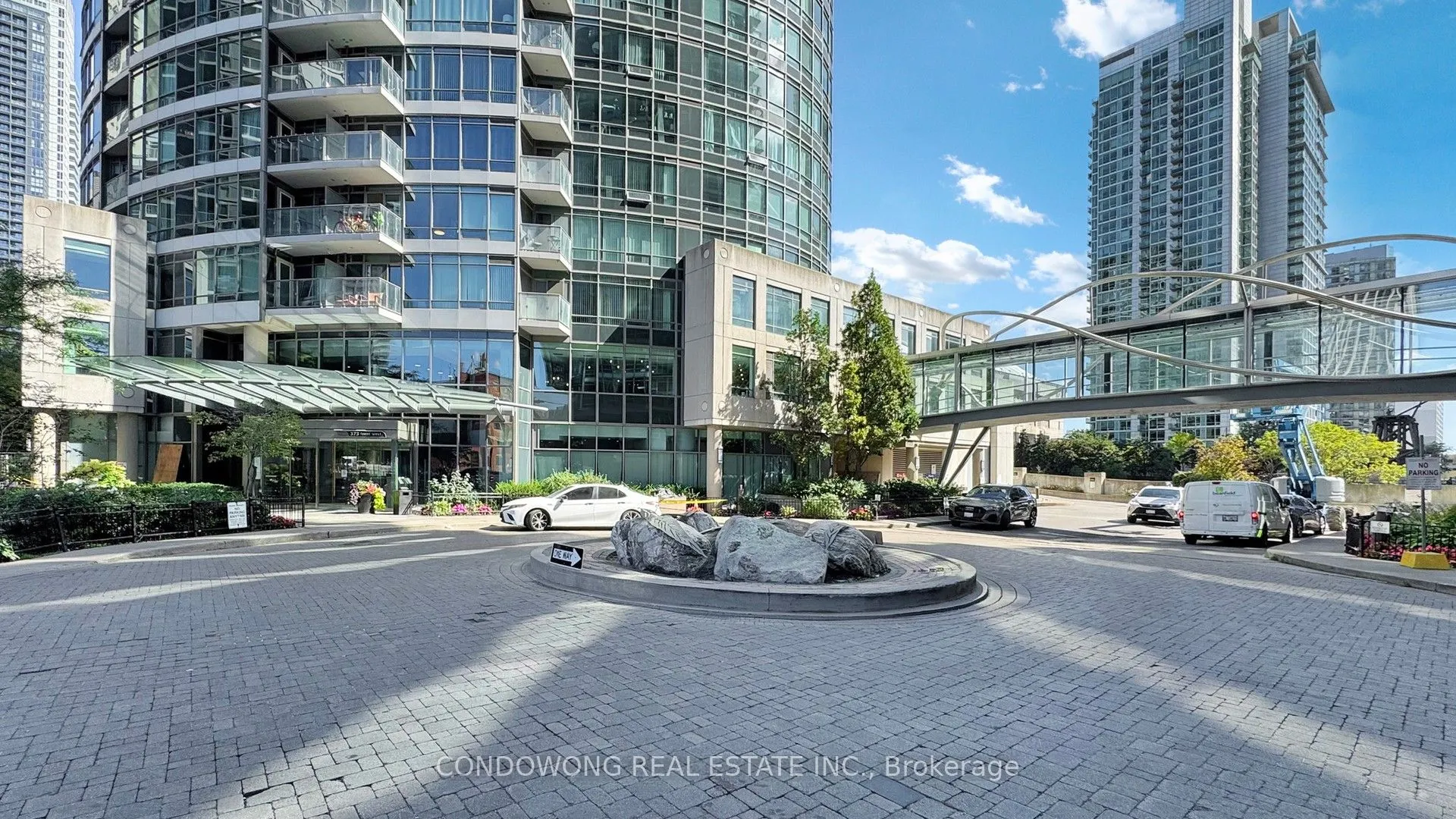 373 Front Street W, #512