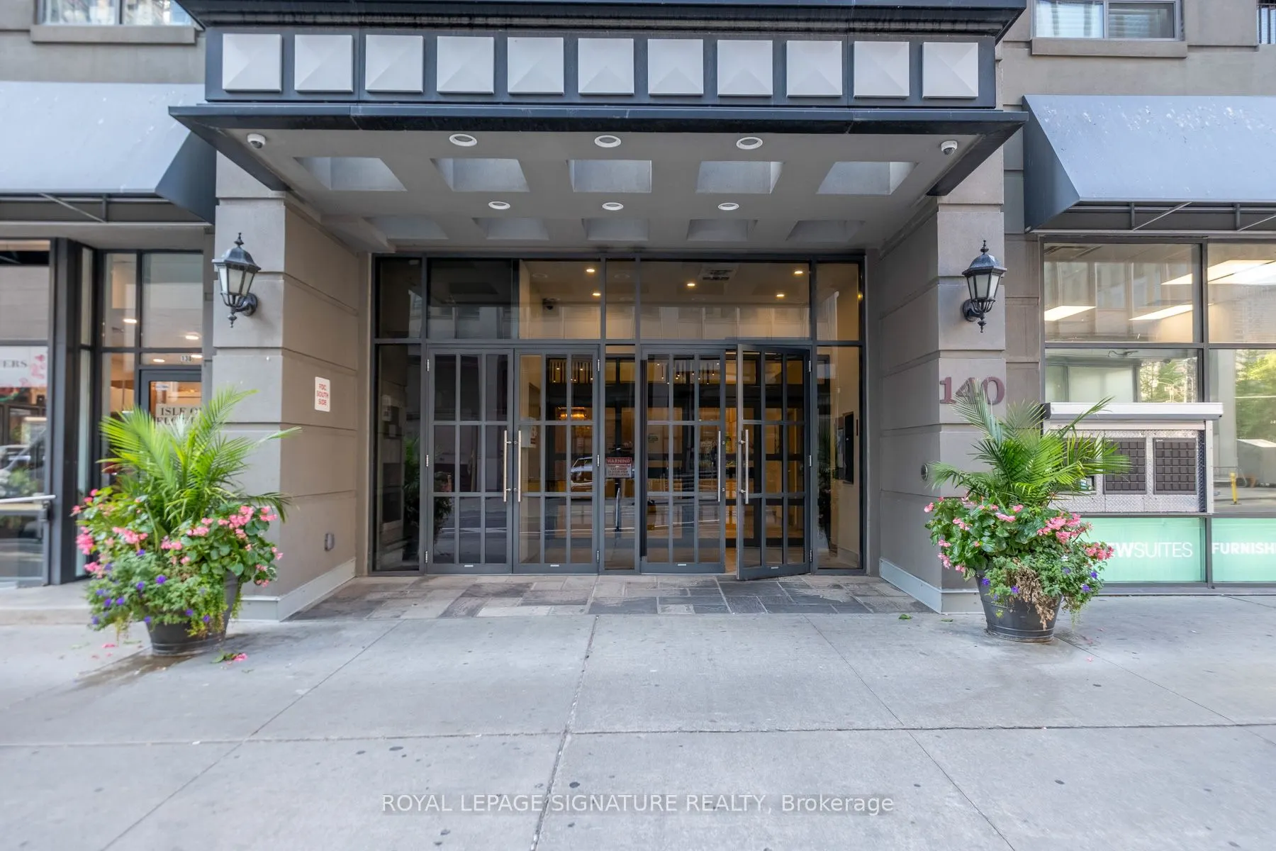 140 Simcoe Street, #221