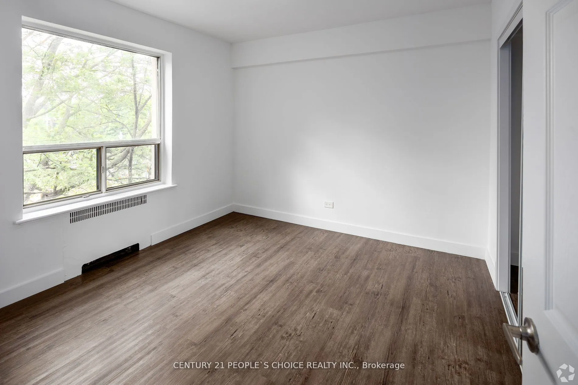 875 Avenue Road, #6