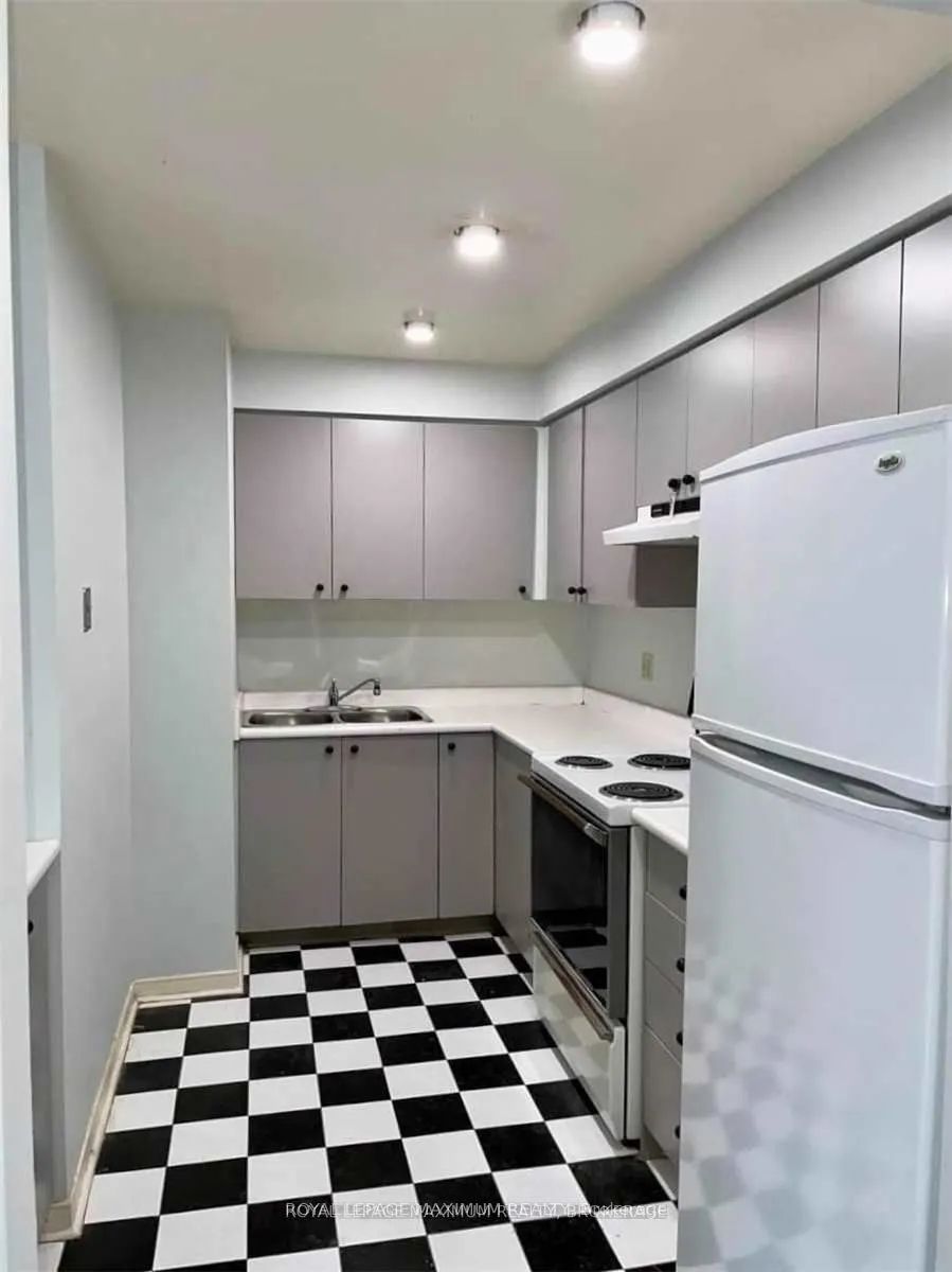 1633 Dundas Street W, #2