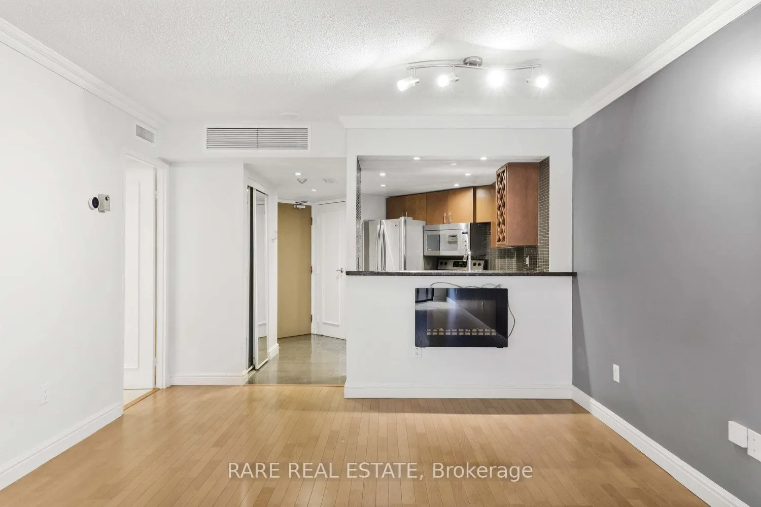 1001 Bay Street, #310