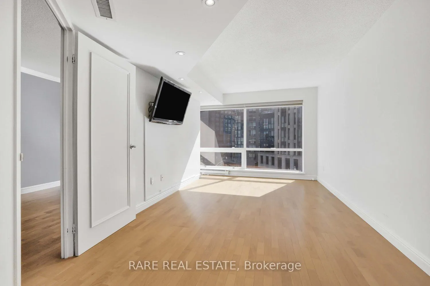 1001 Bay Street, #310