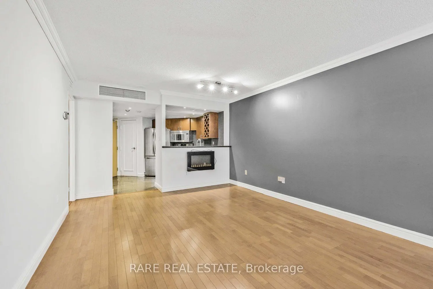1001 Bay Street, #310