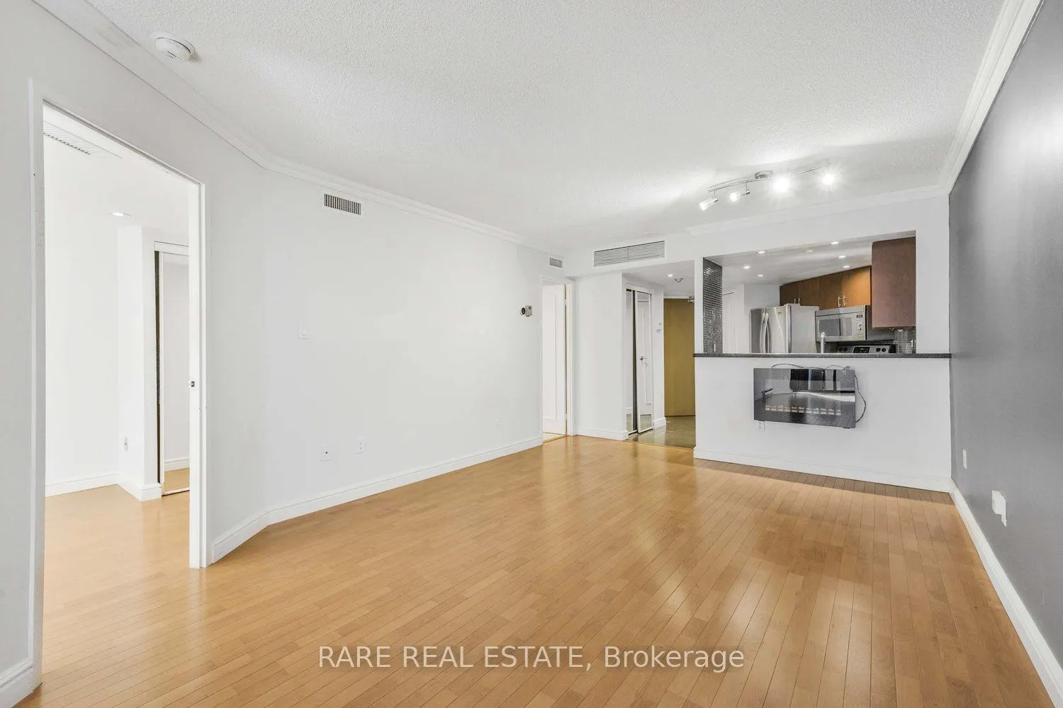 1001 Bay Street, #310