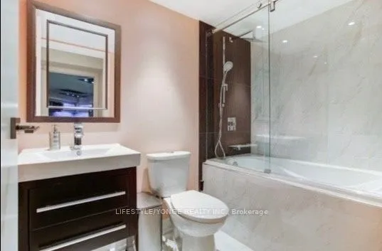 5 Northtown Way, #909