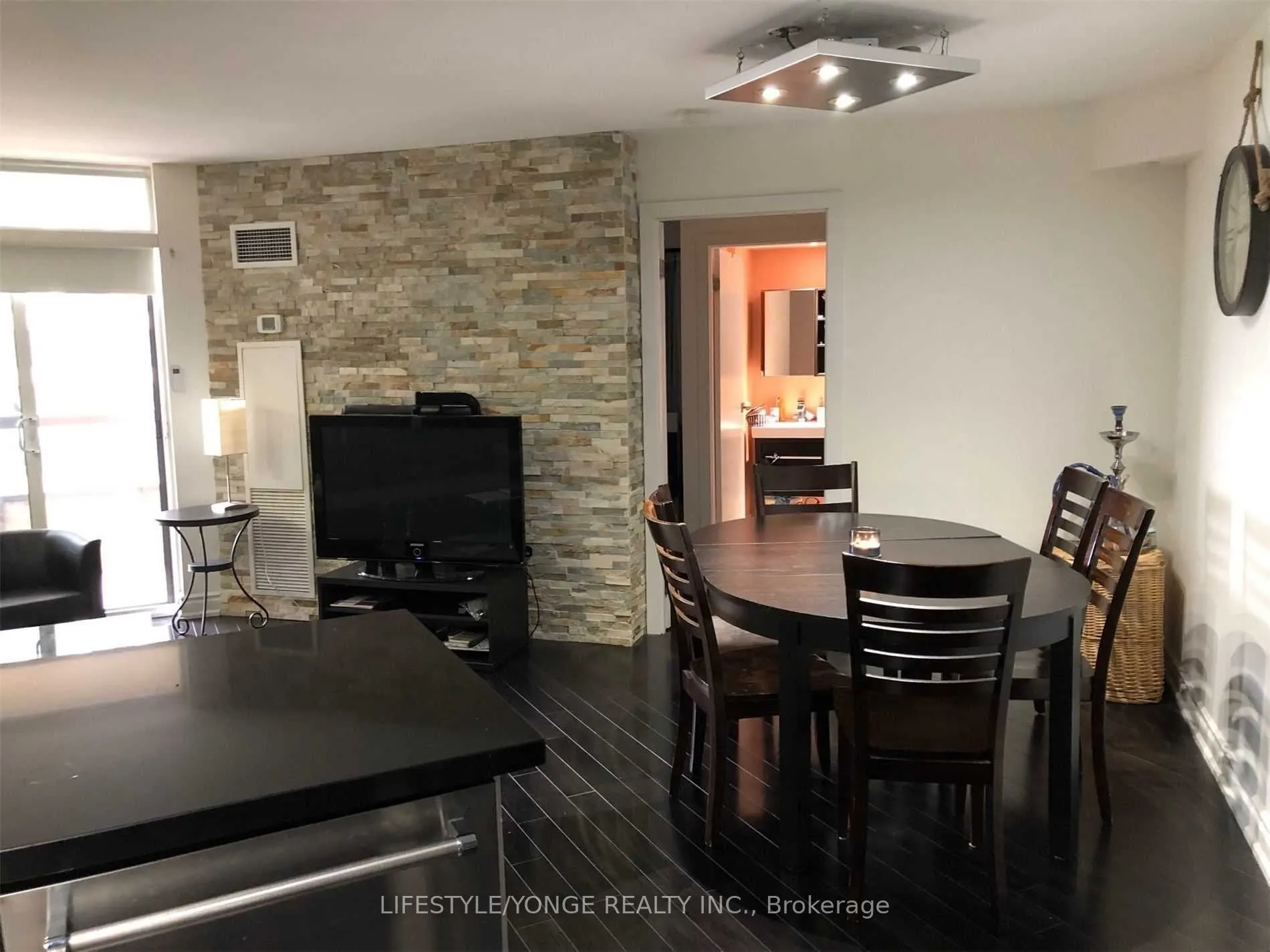 5 Northtown Way, #909