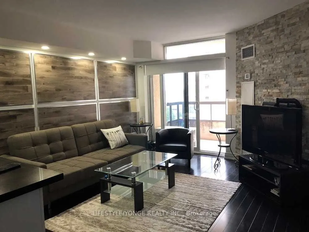 5 Northtown Way, #909