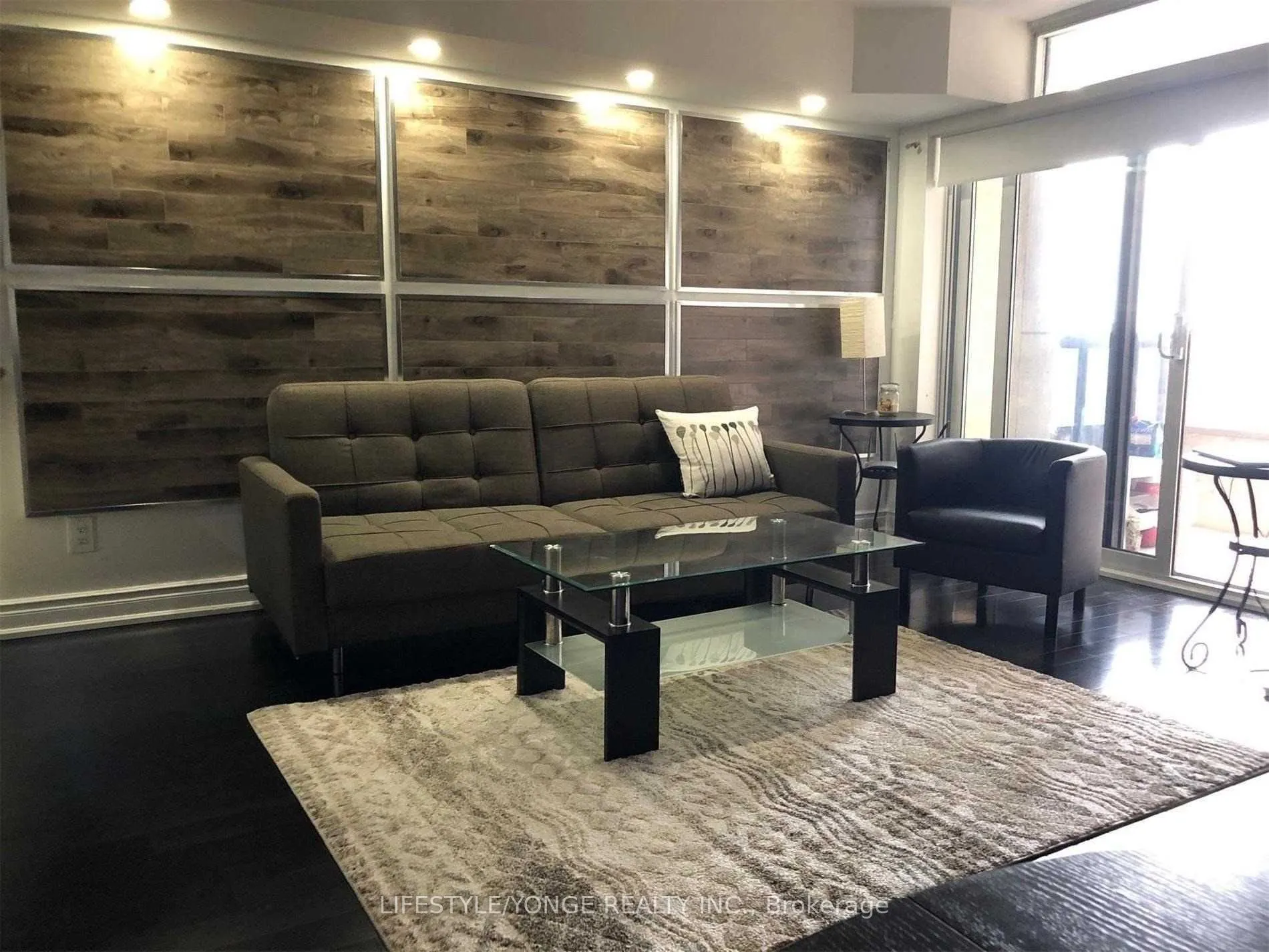 5 Northtown Way, #909