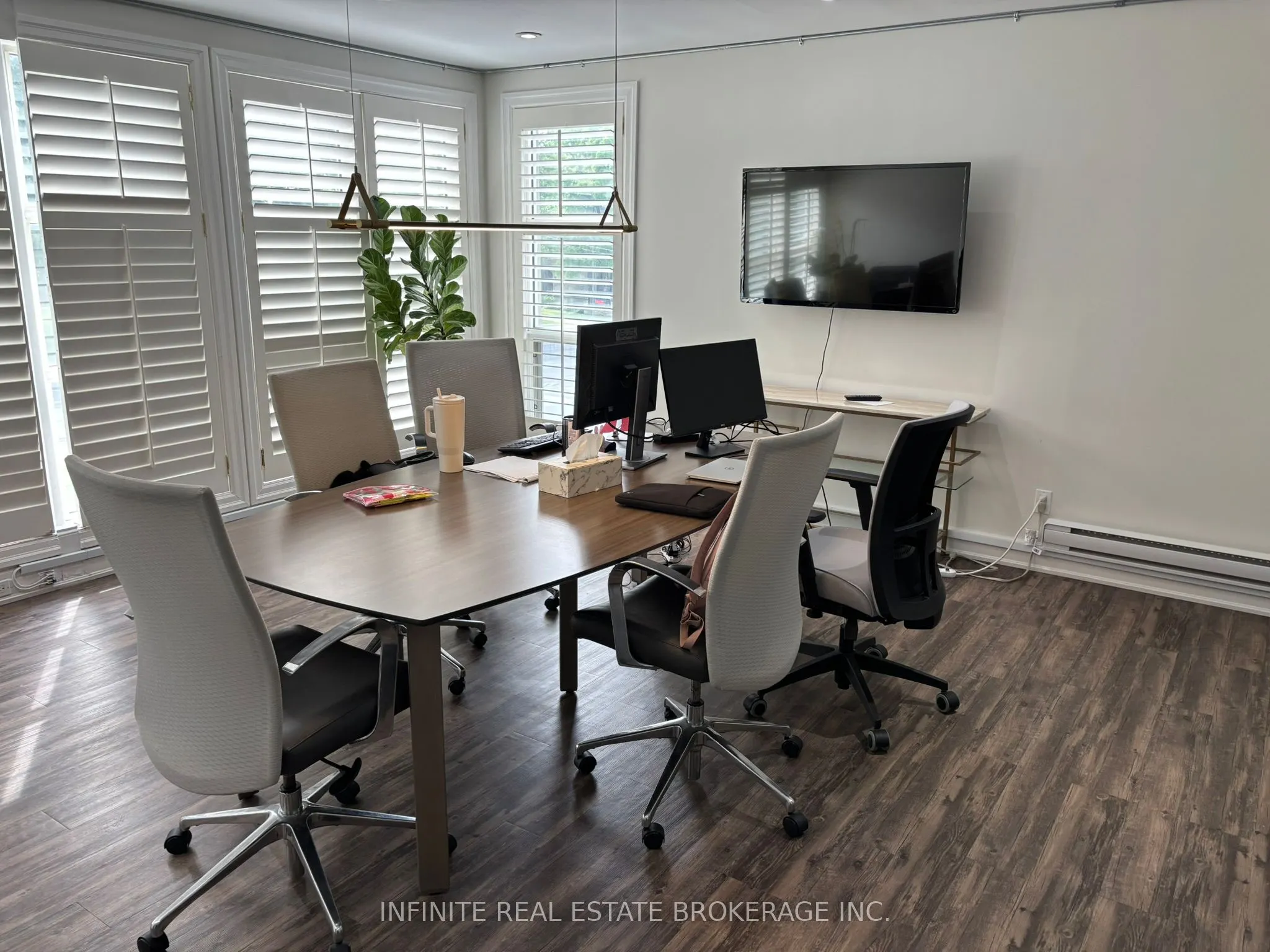 12 Lawton Boulevard, #102