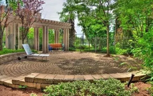 5 Northtown Way, #909
