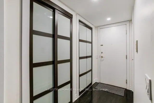 5 Northtown Way, #909