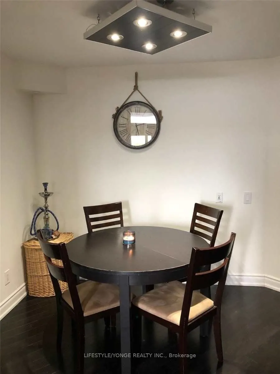 5 Northtown Way, #909