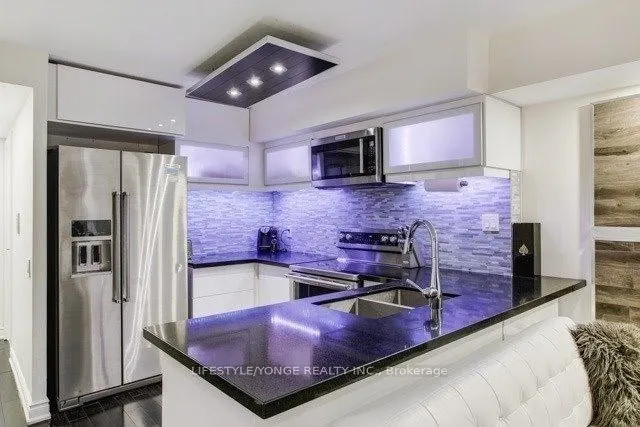 5 Northtown Way, #909