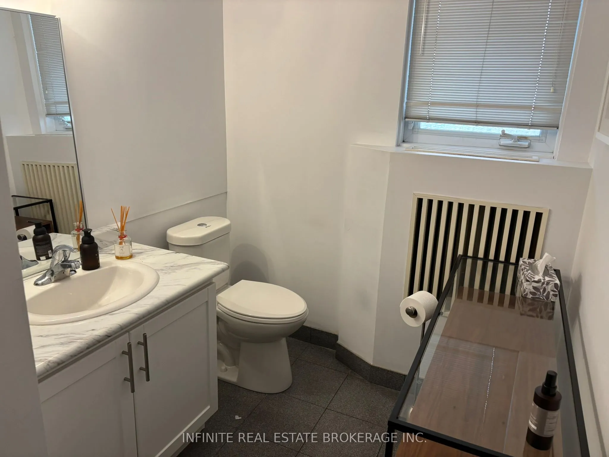 12 Lawton Boulevard, #200