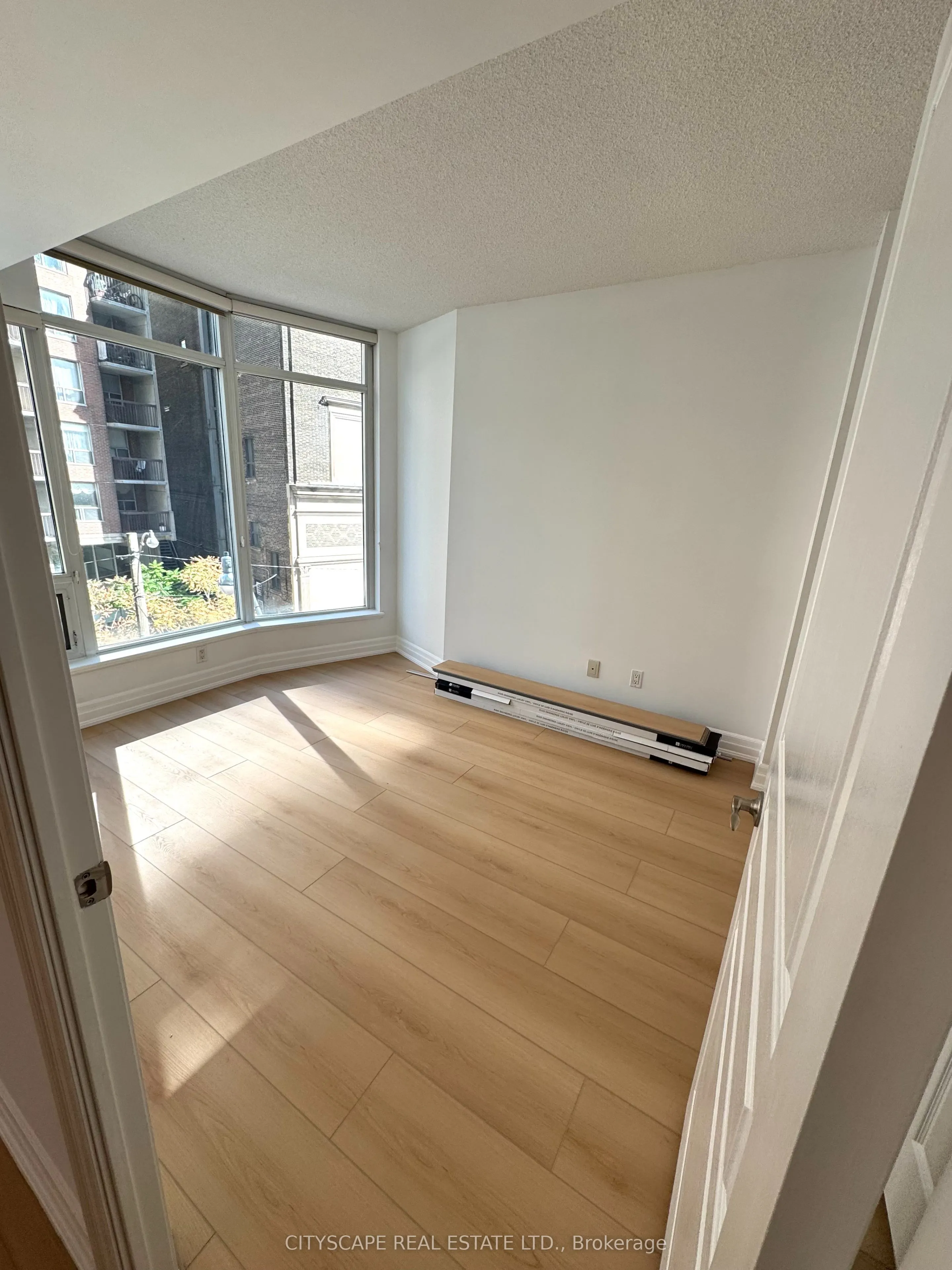 8 Scollard Street, #302