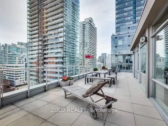 36 Charlotte Street, #606
