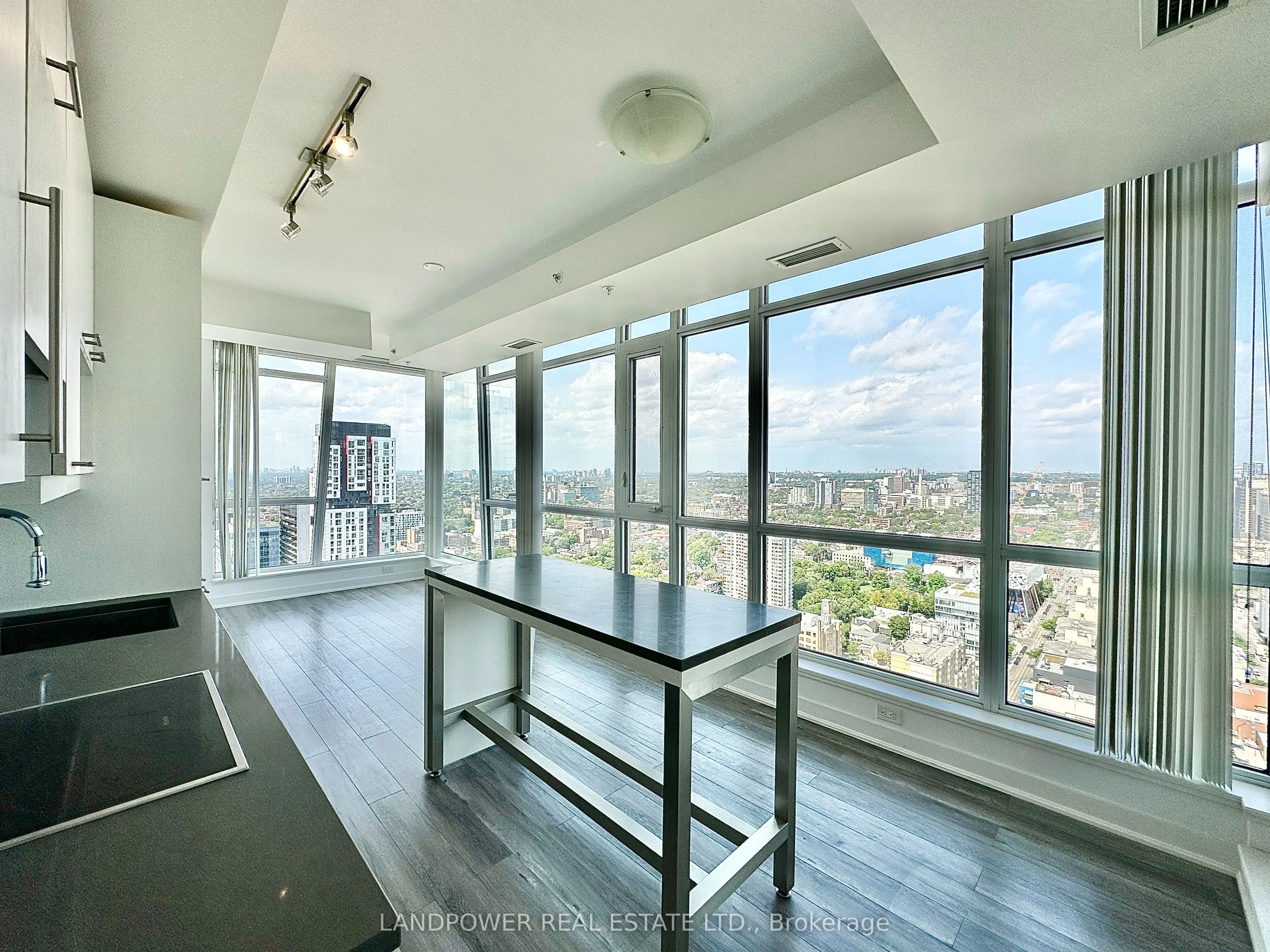30 Nelson Street, #3706