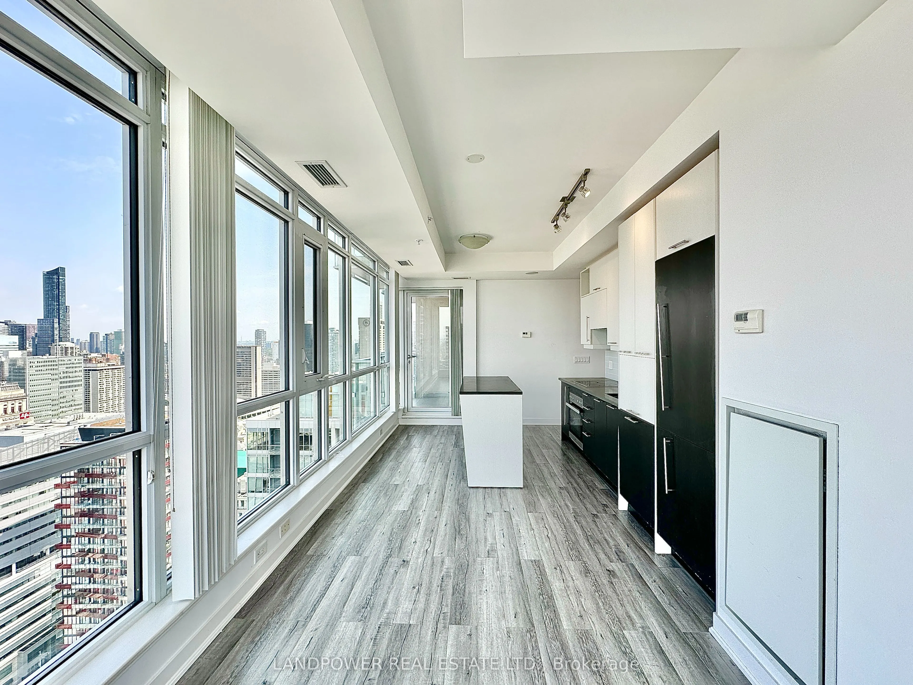 30 Nelson Street, #3706