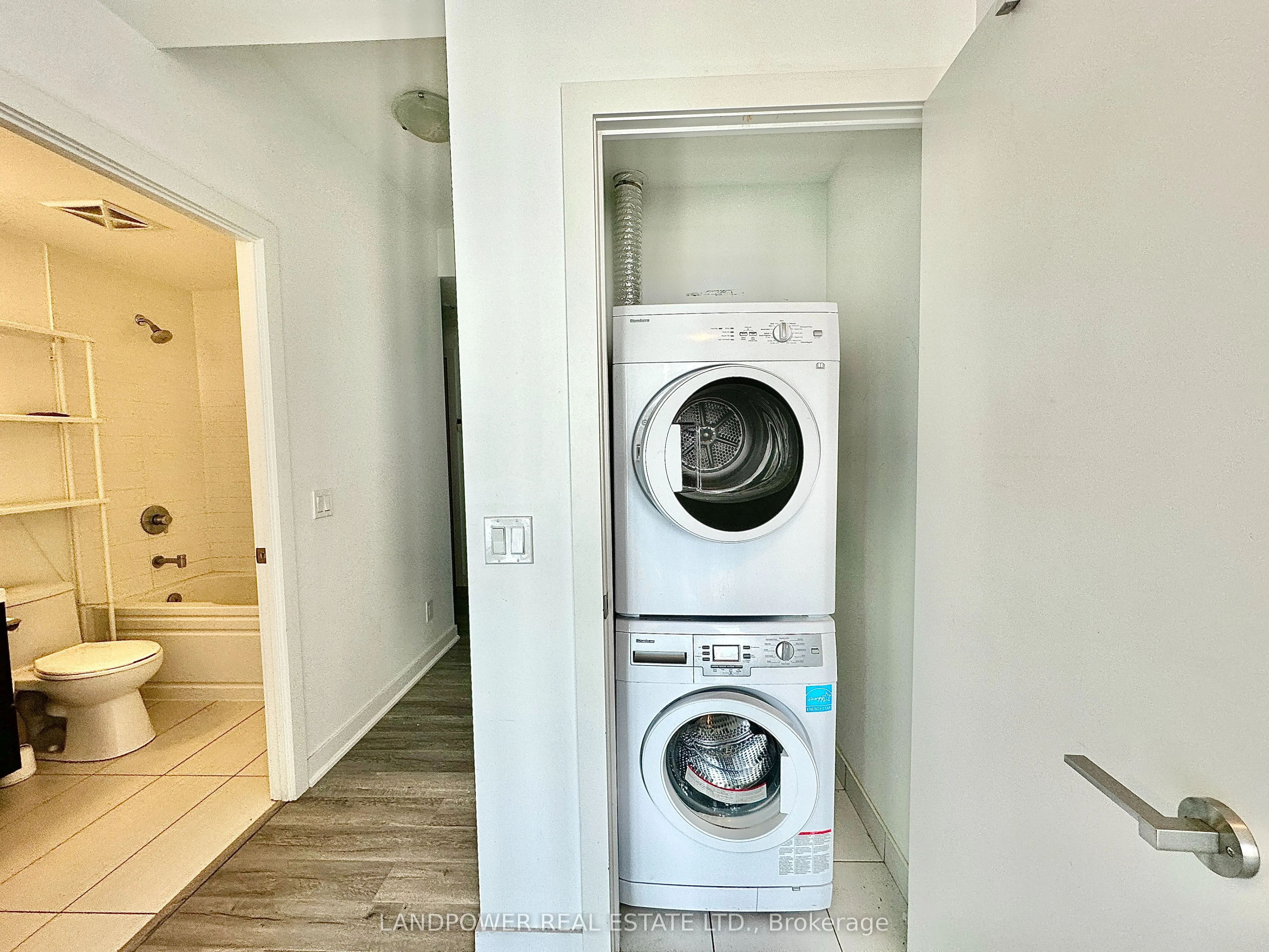 30 Nelson Street, #3706
