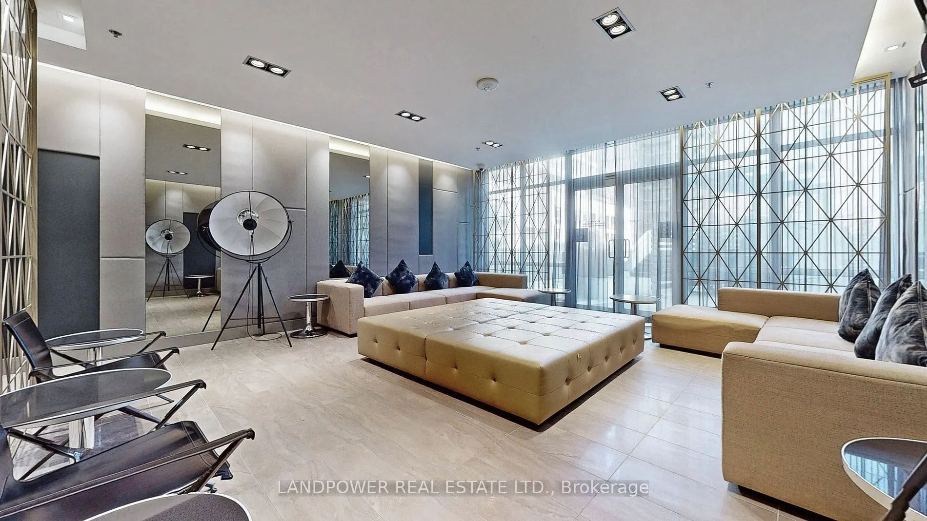 30 Nelson Street, #3706