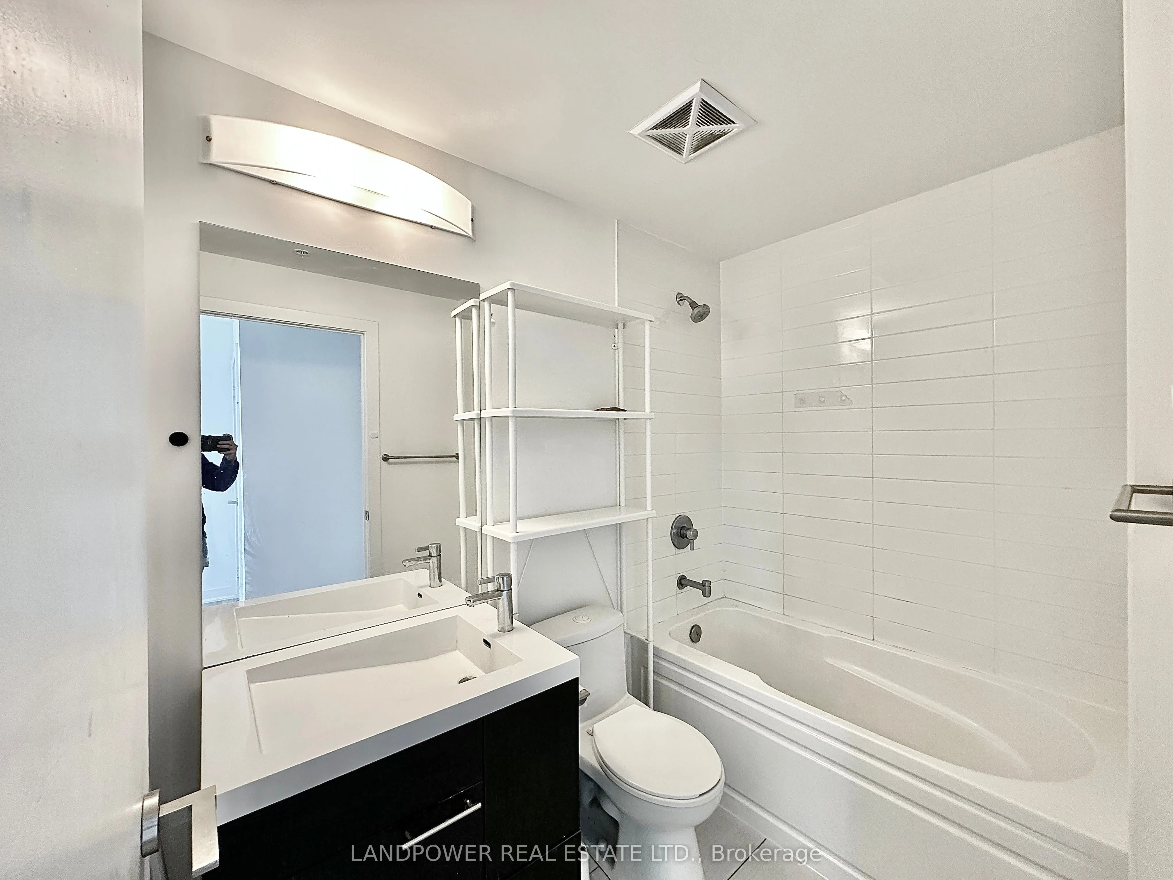 30 Nelson Street, #3706