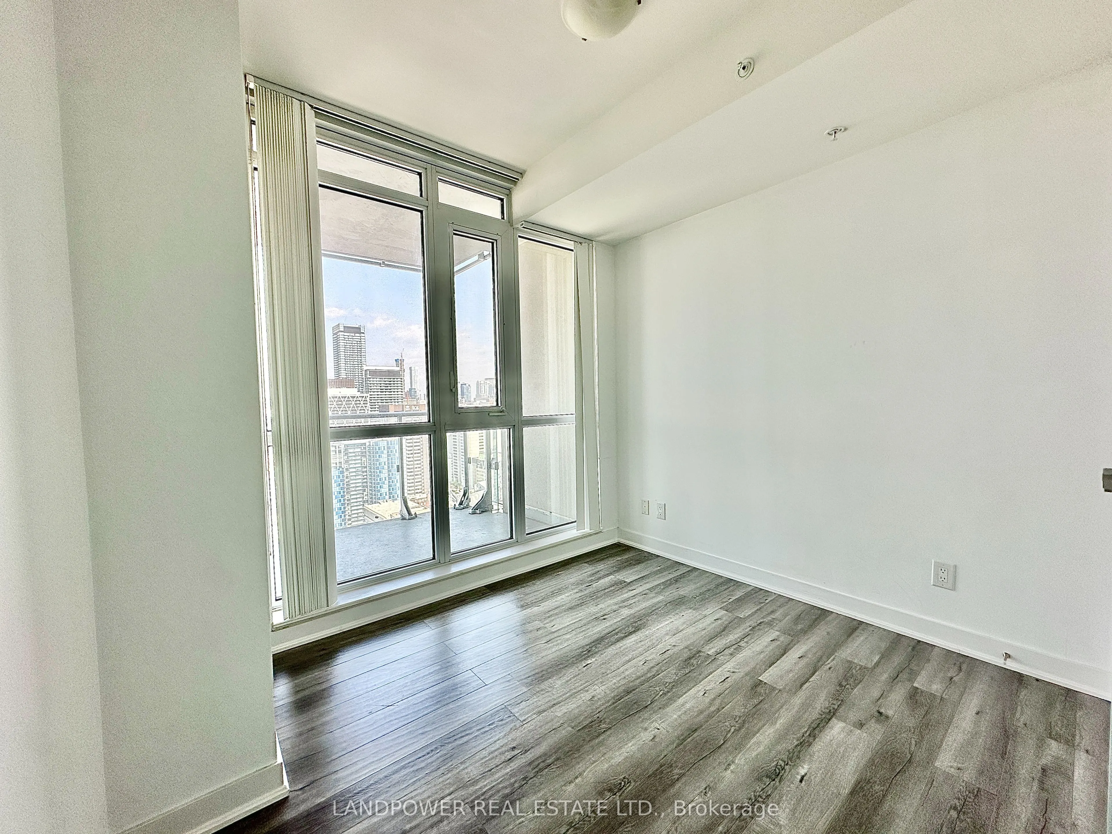 30 Nelson Street, #3706