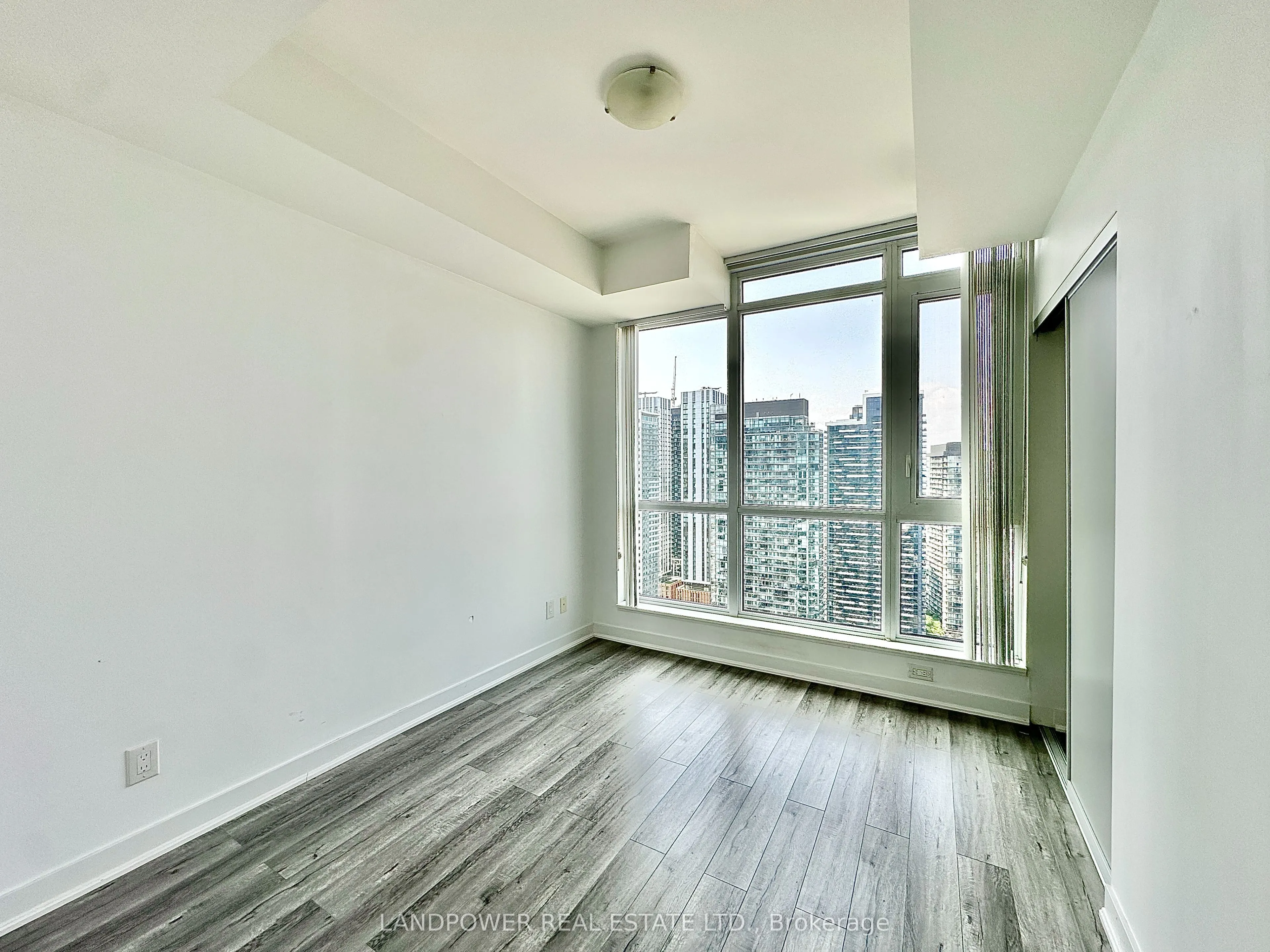 30 Nelson Street, #3706