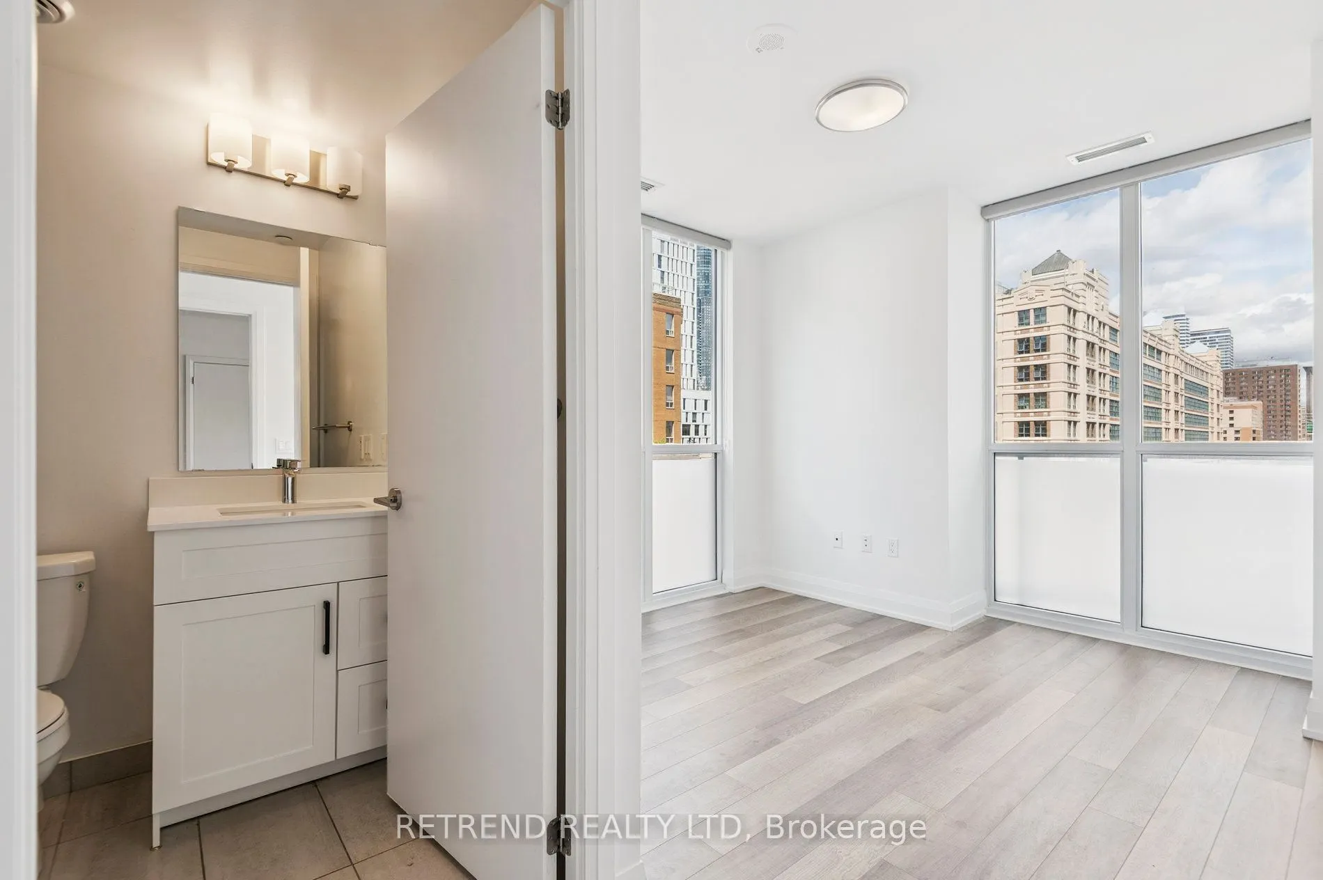 77 Mutual Street, #908