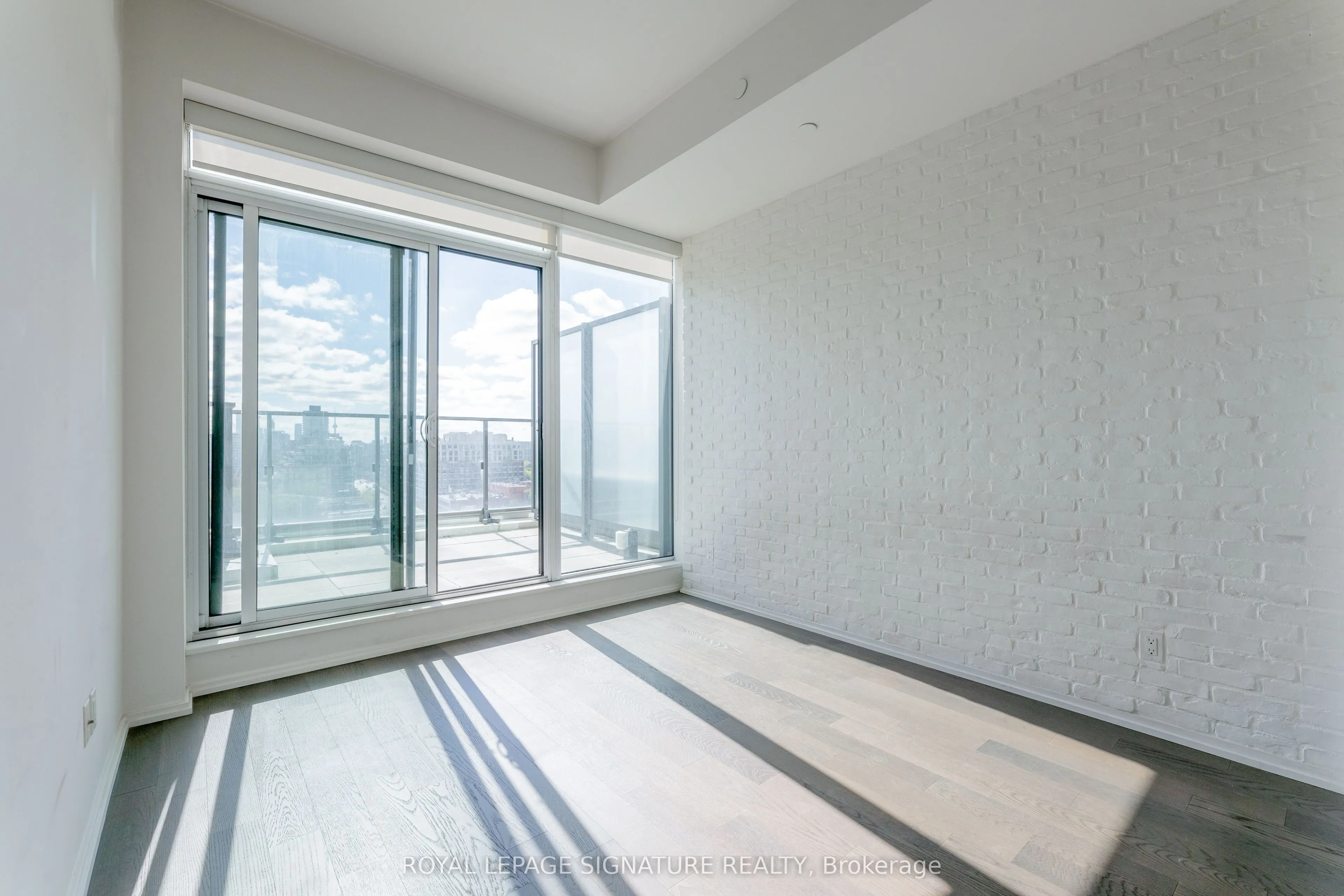 8 Hillsdale Avenue E, #1226