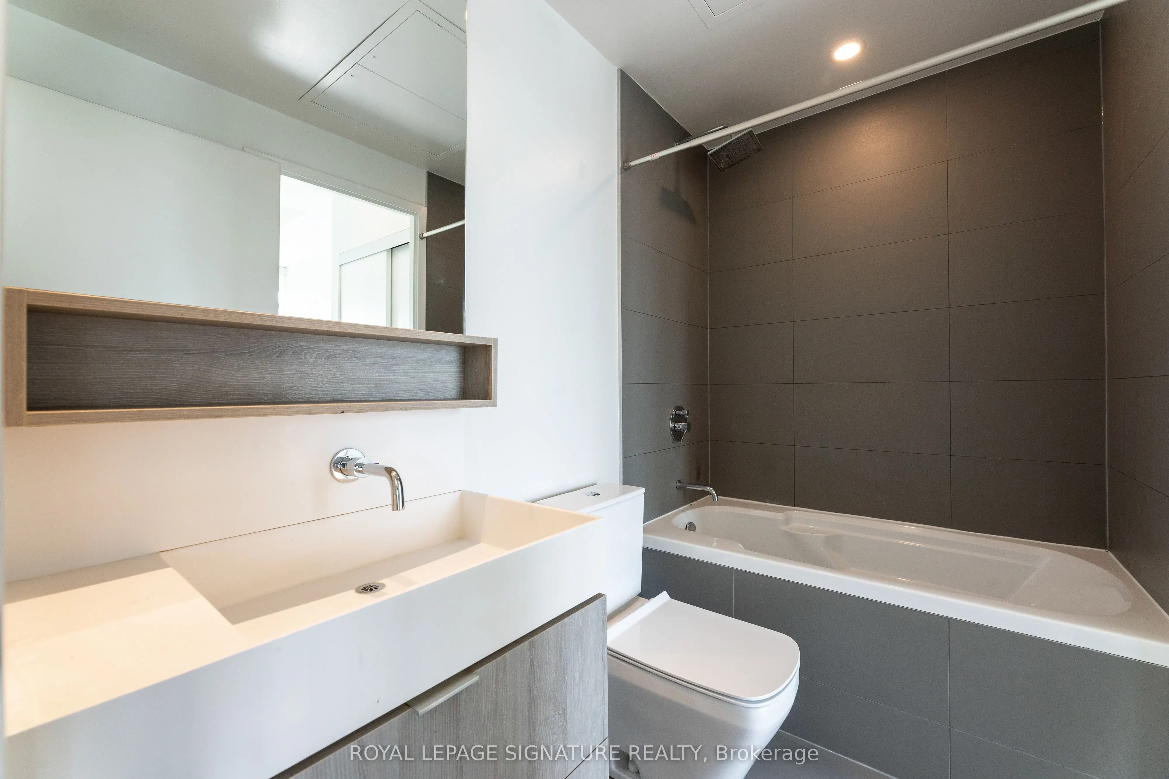 8 Hillsdale Avenue E, #1226