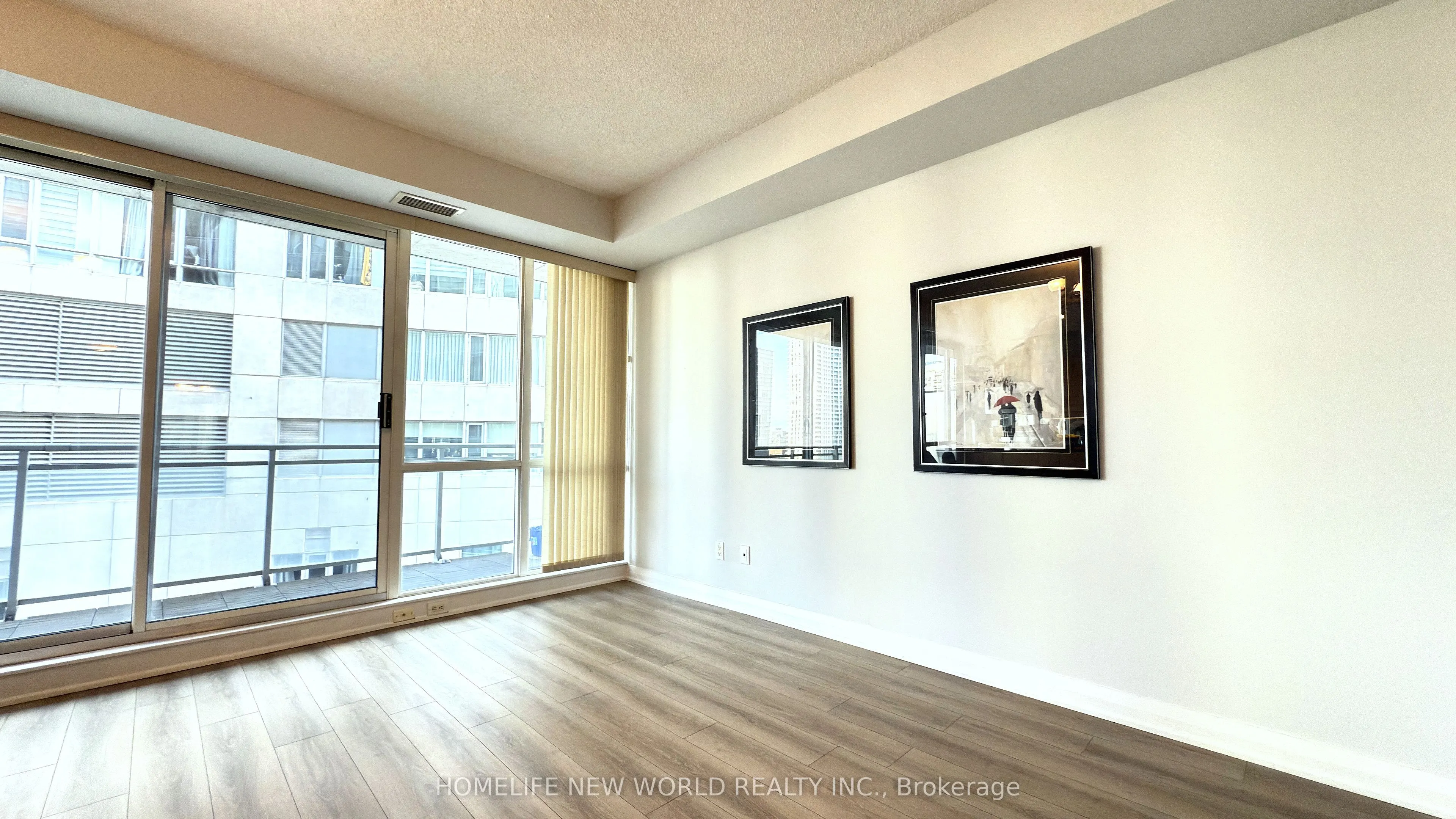220 Victoria Street, #1806