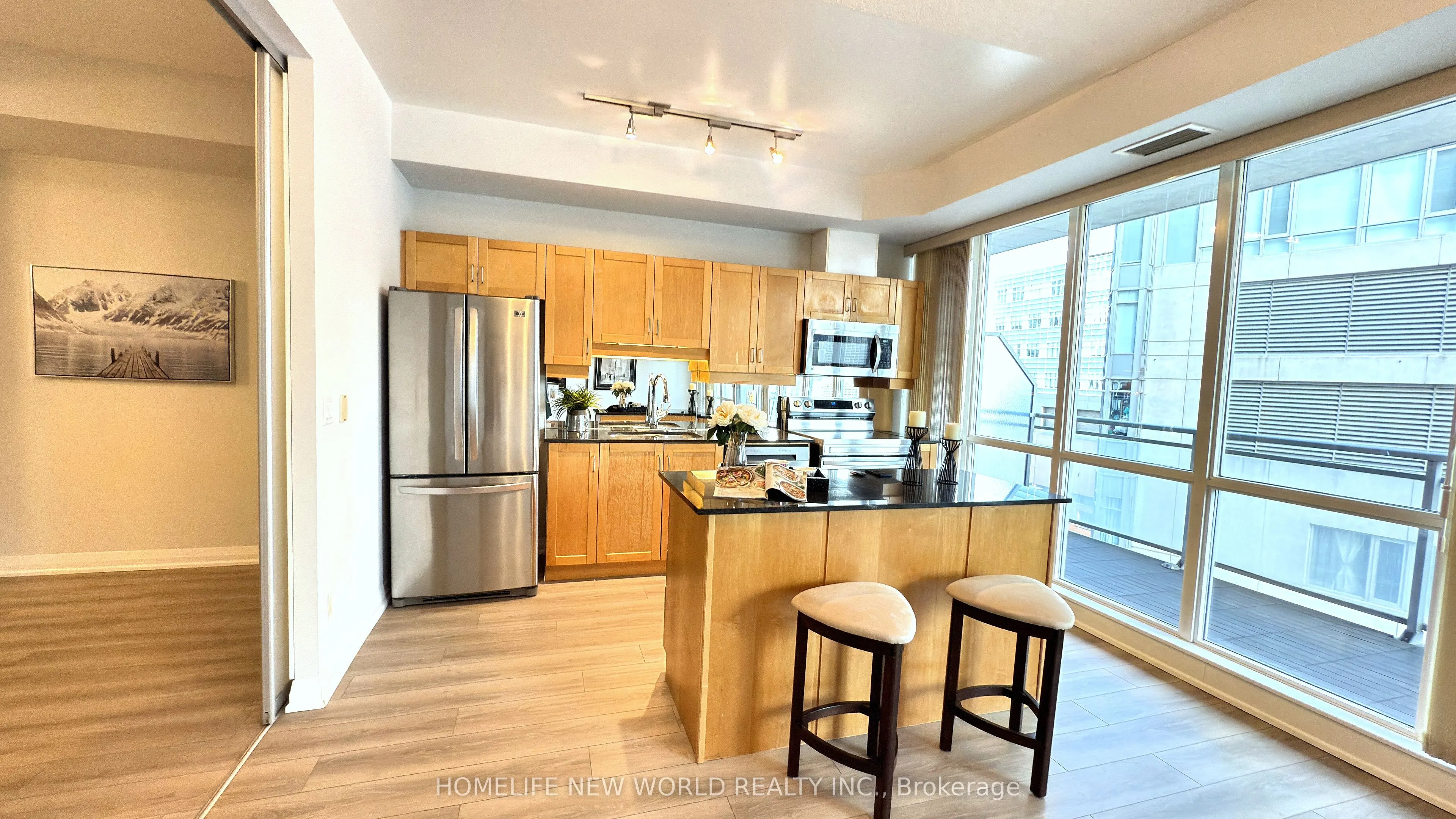 220 Victoria Street, #1806