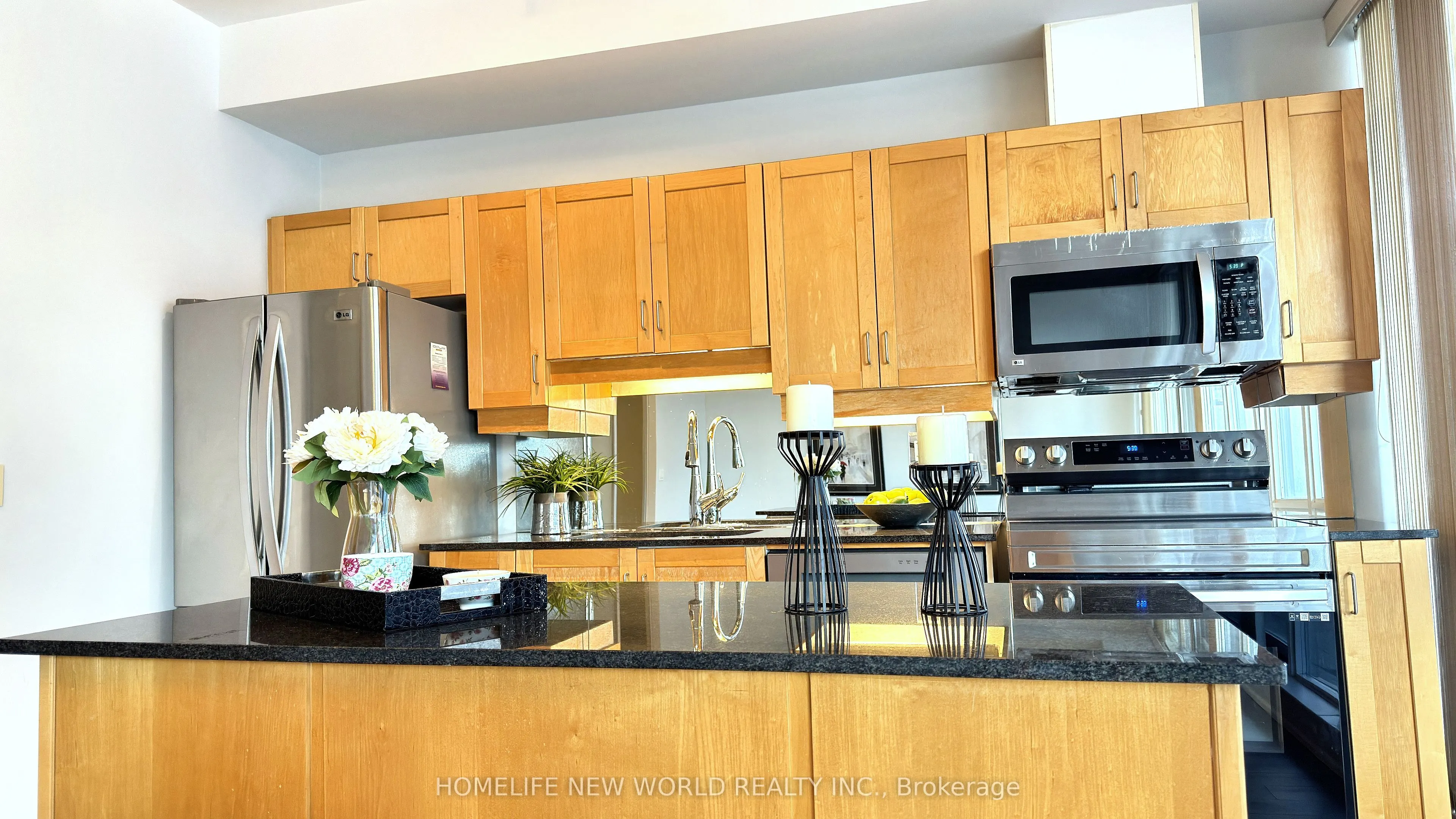 220 Victoria Street, #1806